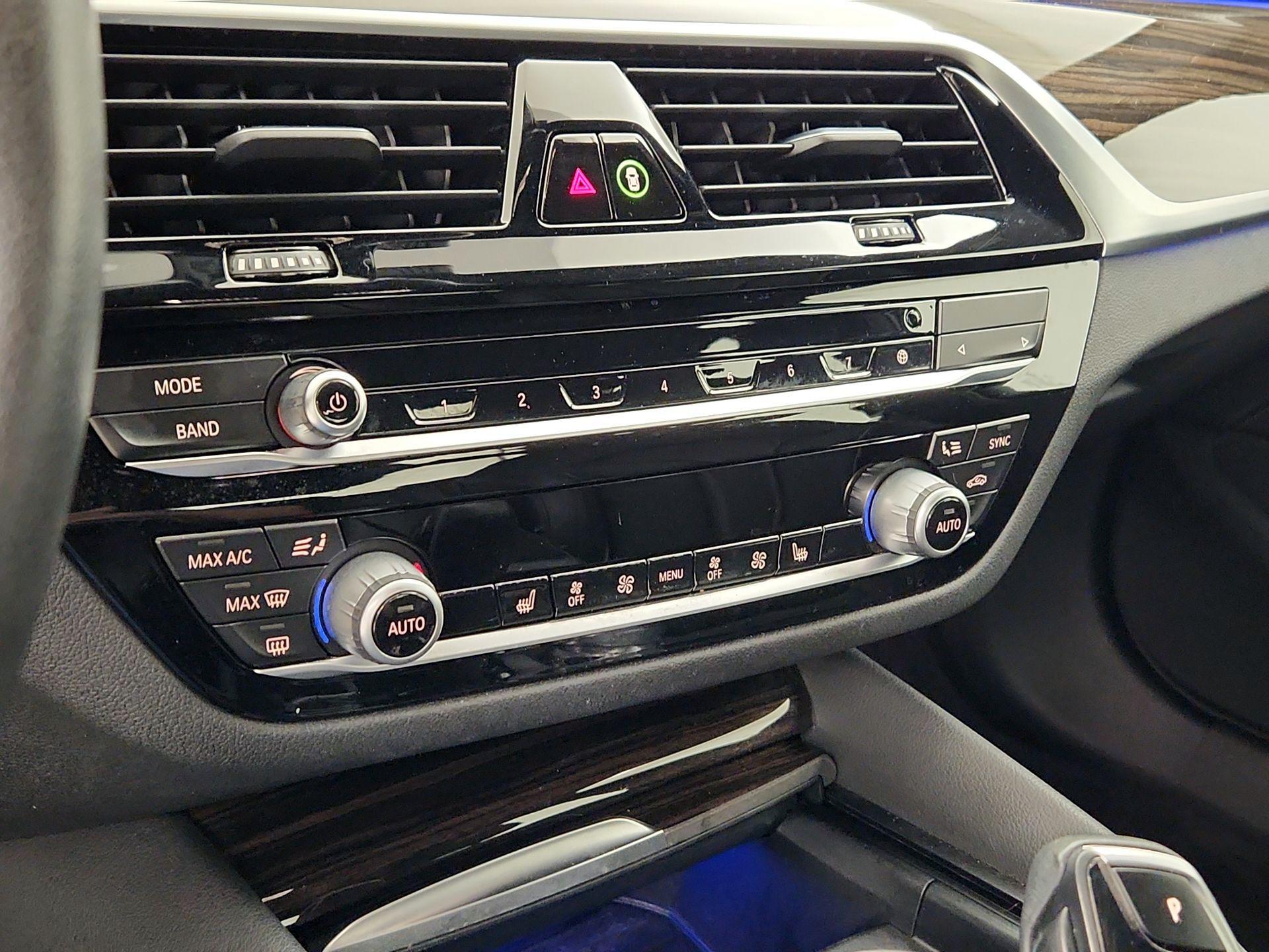 Thumbnail: 2022 BMW 5 Series - 15