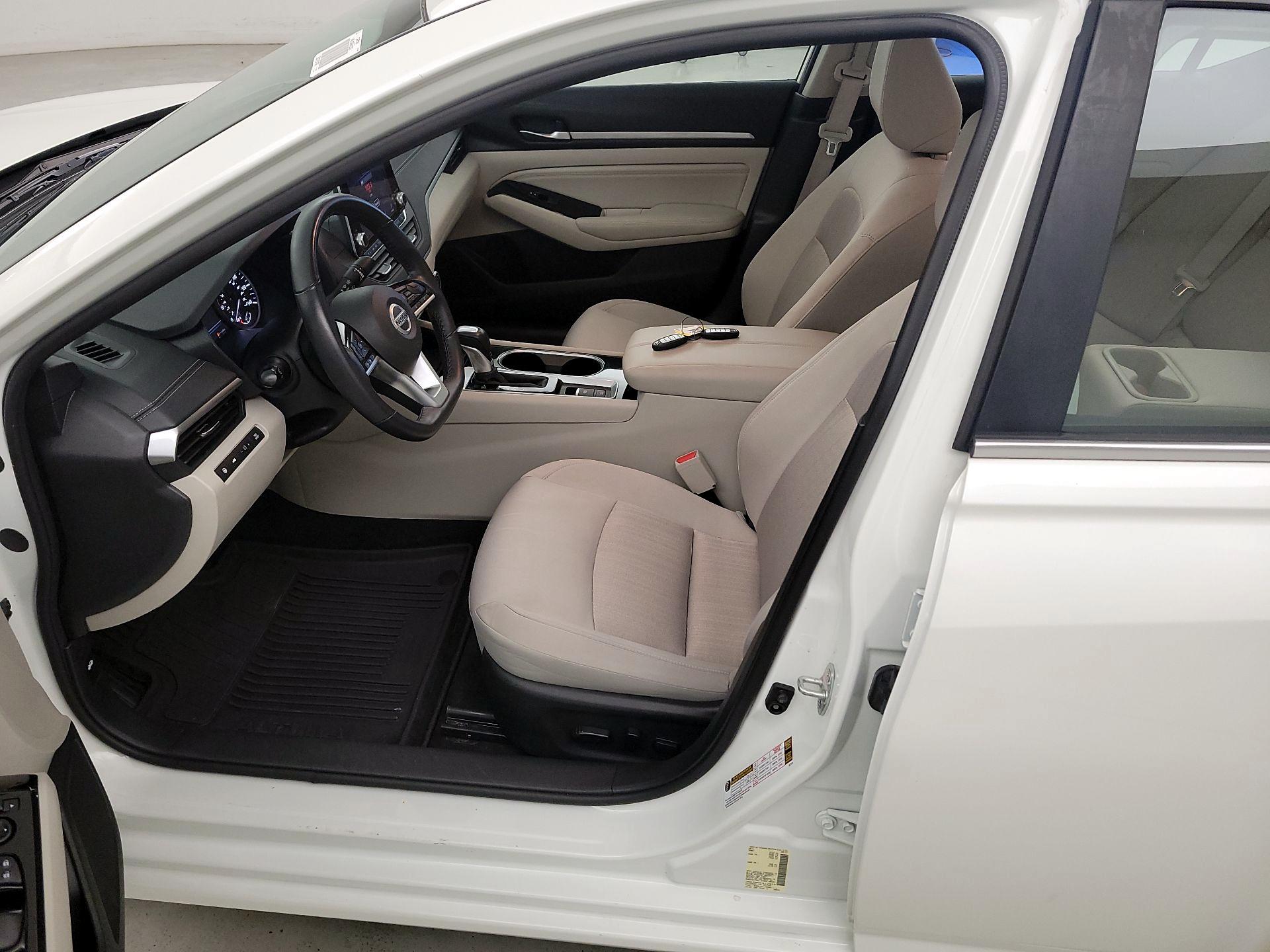 Thumbnail: 2022 Nissan Altima - 11