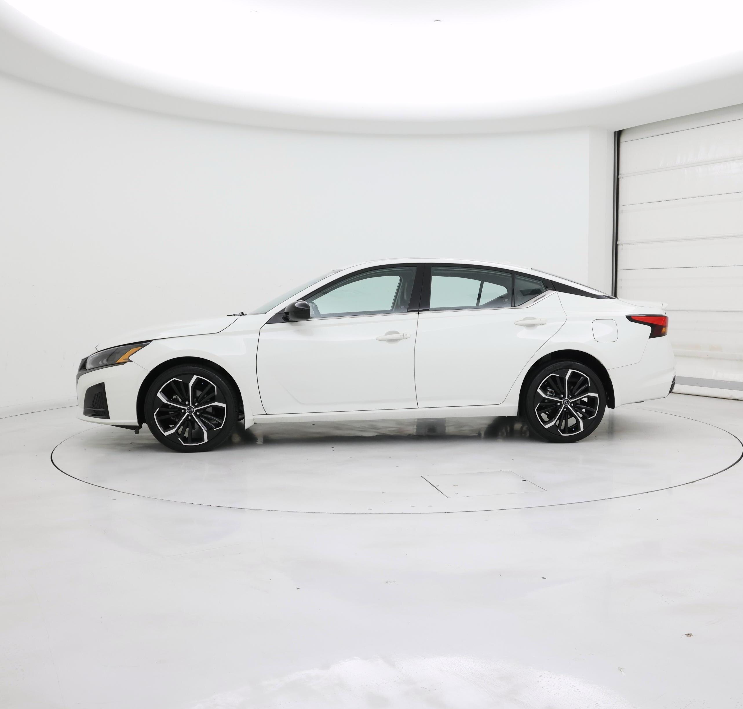 Thumbnail: 2023 Nissan Altima - 3