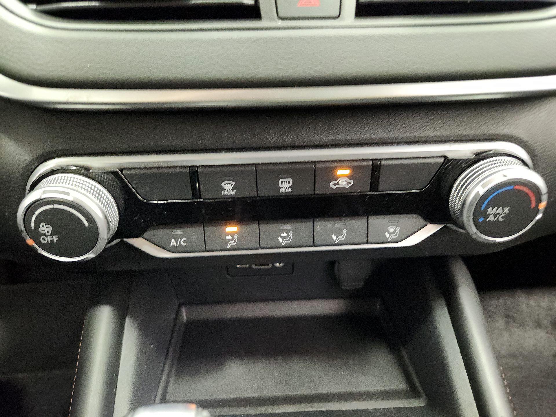 Thumbnail: 2020 Nissan Altima - 16