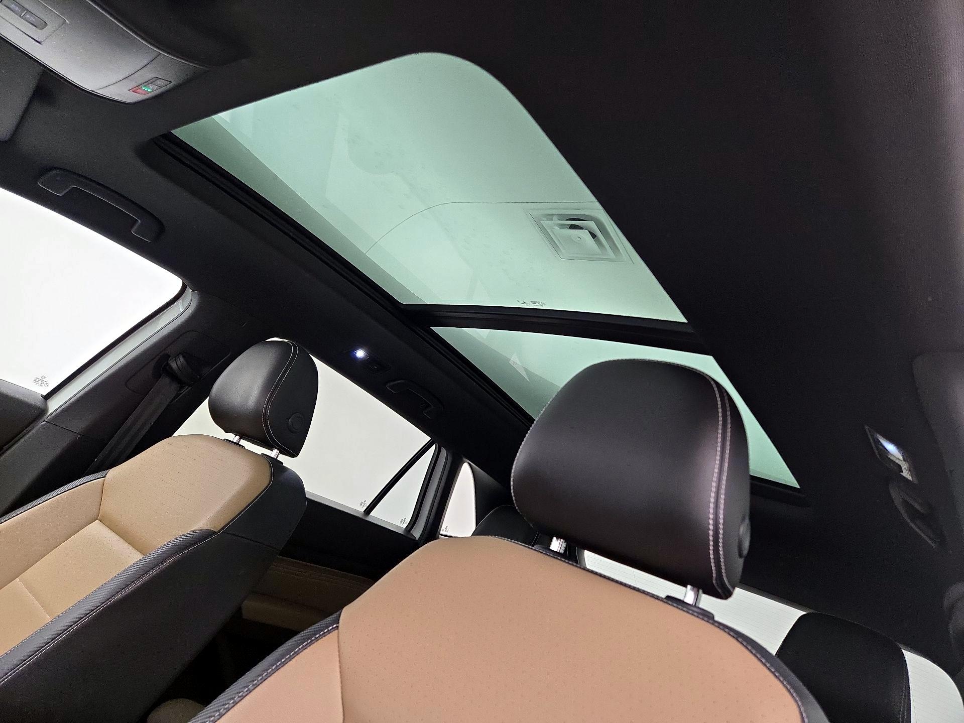 Thumbnail: 2022 Volkswagen Atlas - 20