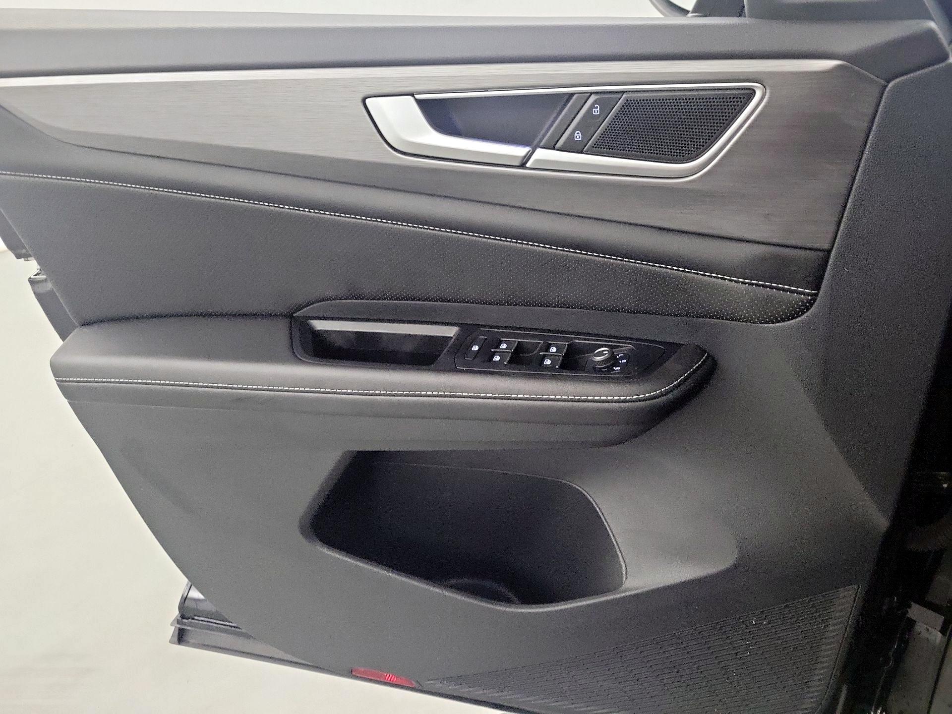 Thumbnail: 2024 Volkswagen Atlas - 10