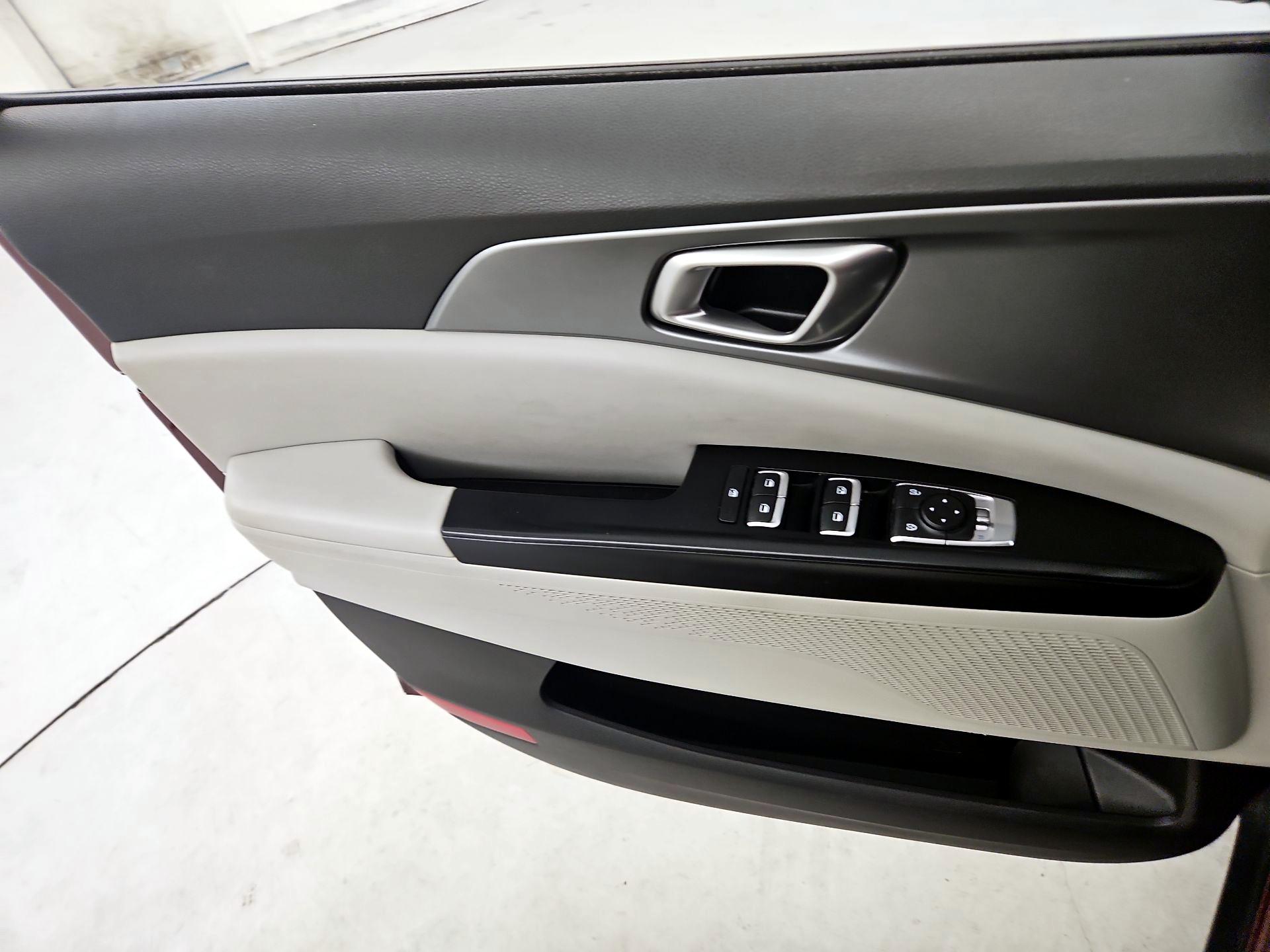 Thumbnail: 2024 Kia Carnival - 12