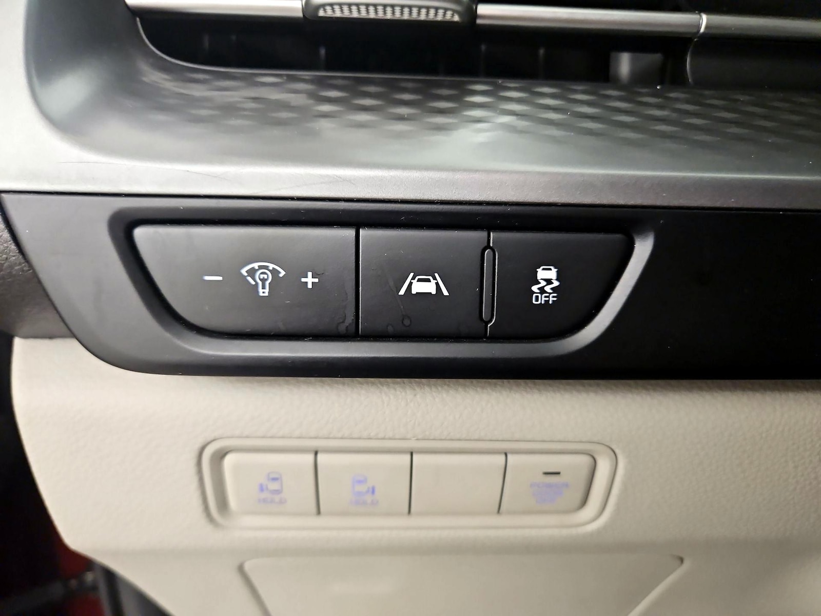 2024 Kia Carnival LX Seat Pkg - Photo 14