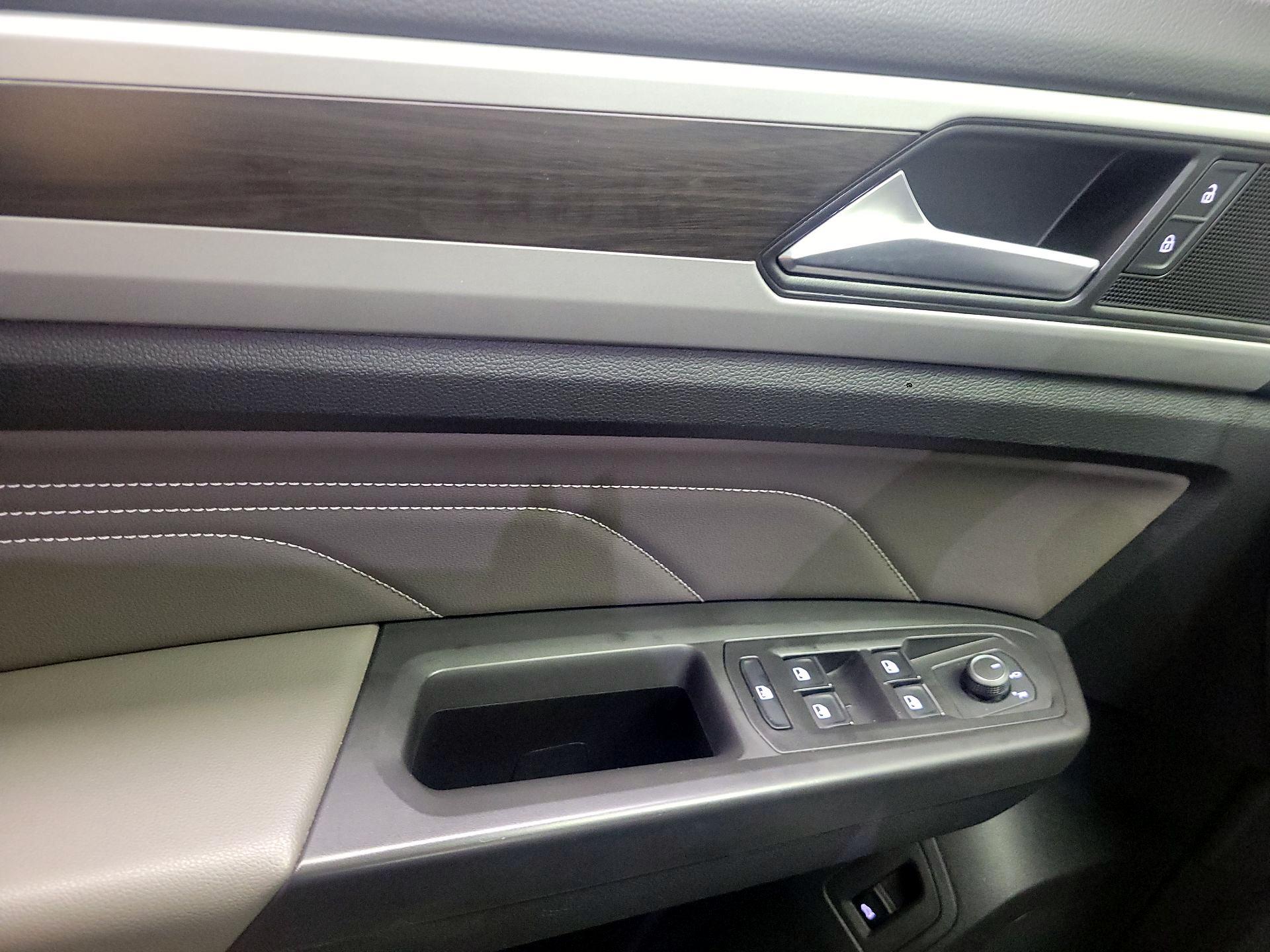 Thumbnail: 2023 Volkswagen Atlas - 10