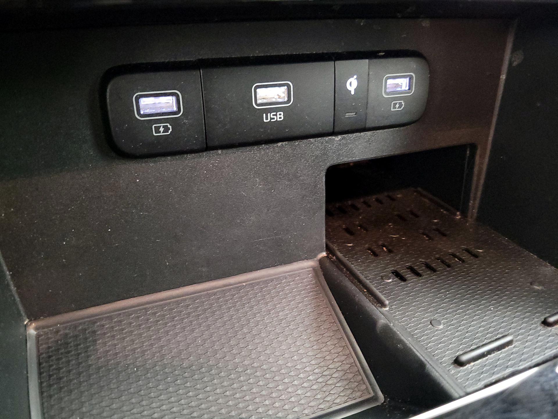 Thumbnail: 2024 Kia Carnival - 19