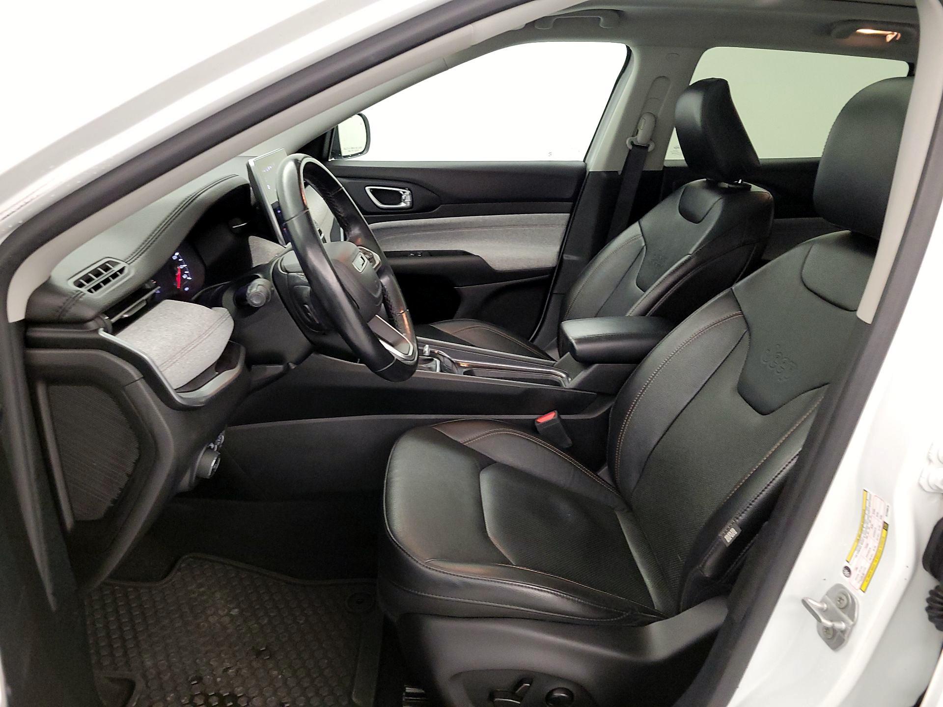 Thumbnail: 2022 Jeep Compass - 11