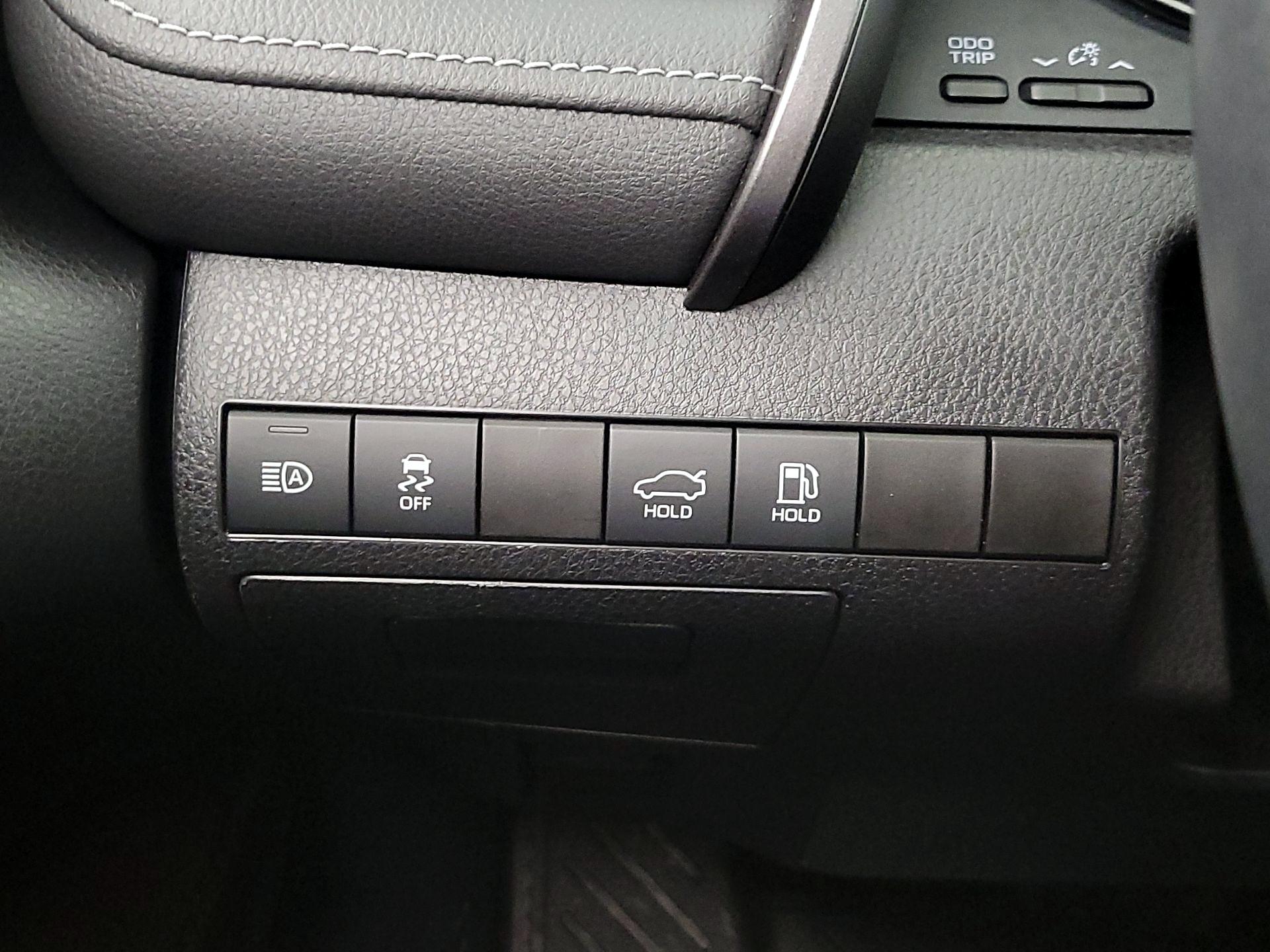 Thumbnail: 2023 Toyota Camry - 13