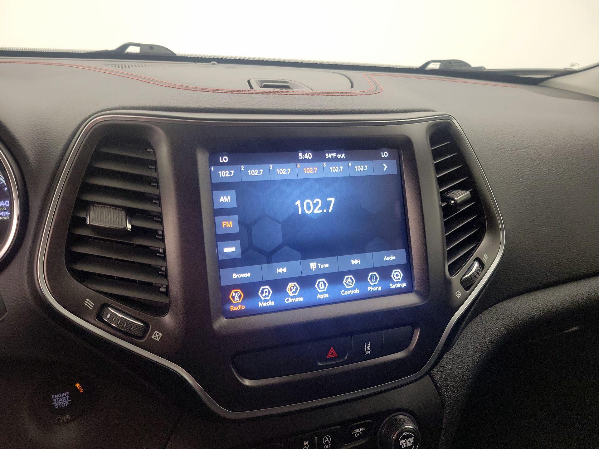 Thumbnail: 2022 Jeep Cherokee - 15