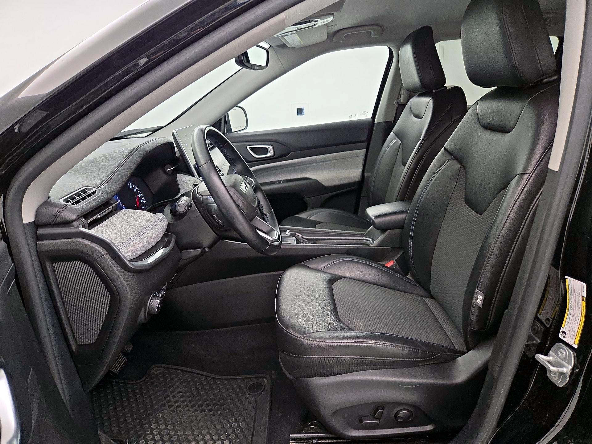 Thumbnail: 2022 Jeep Compass - 11