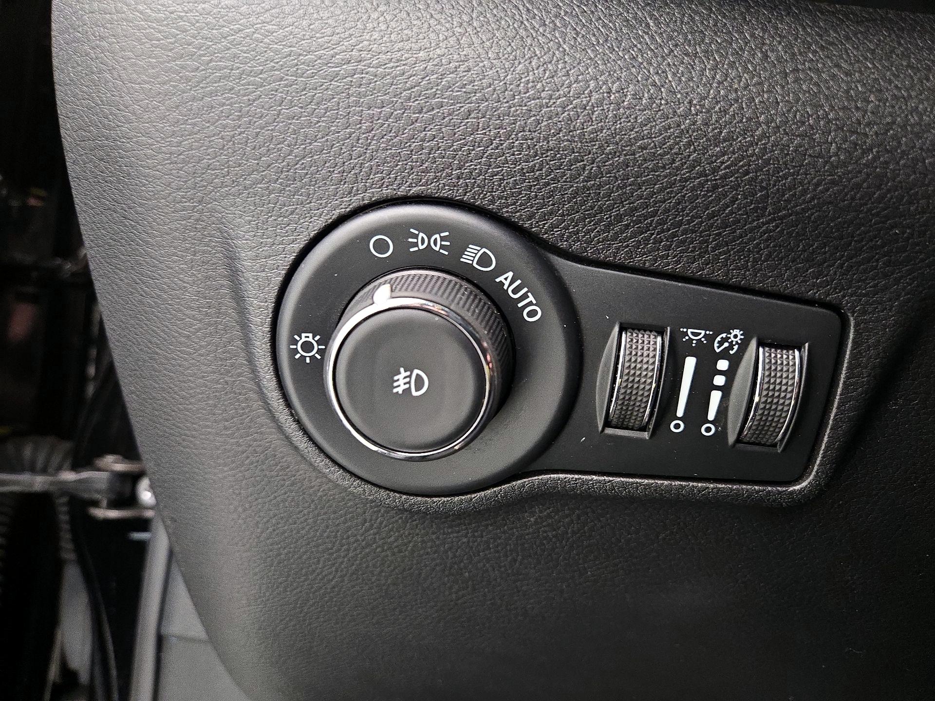 Thumbnail: 2022 Jeep Compass - 13