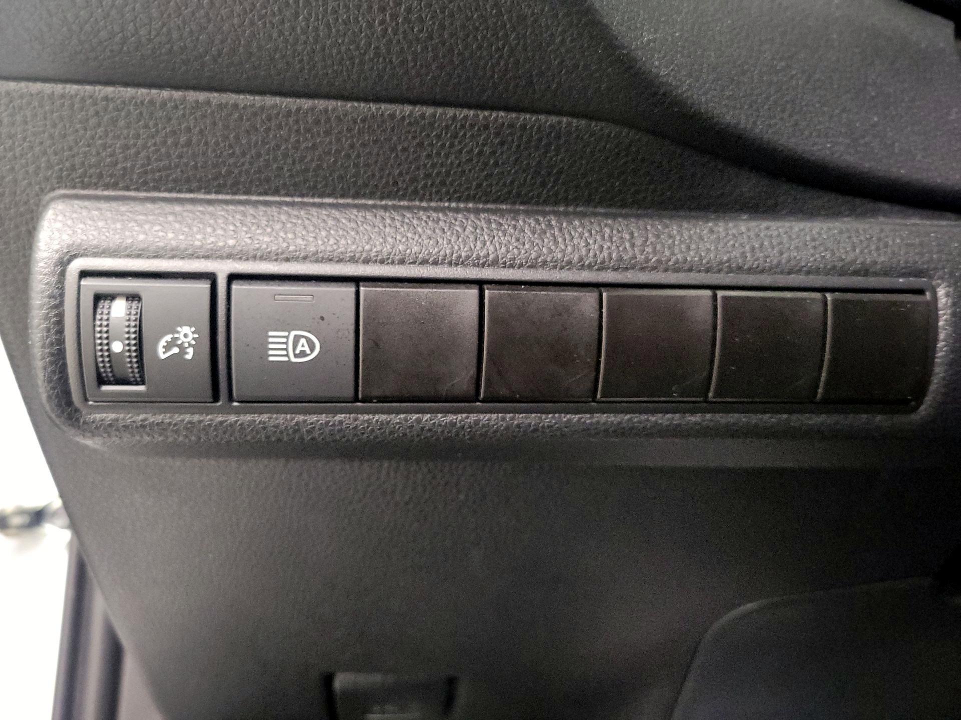 Thumbnail: 2024 Toyota Corolla - 13