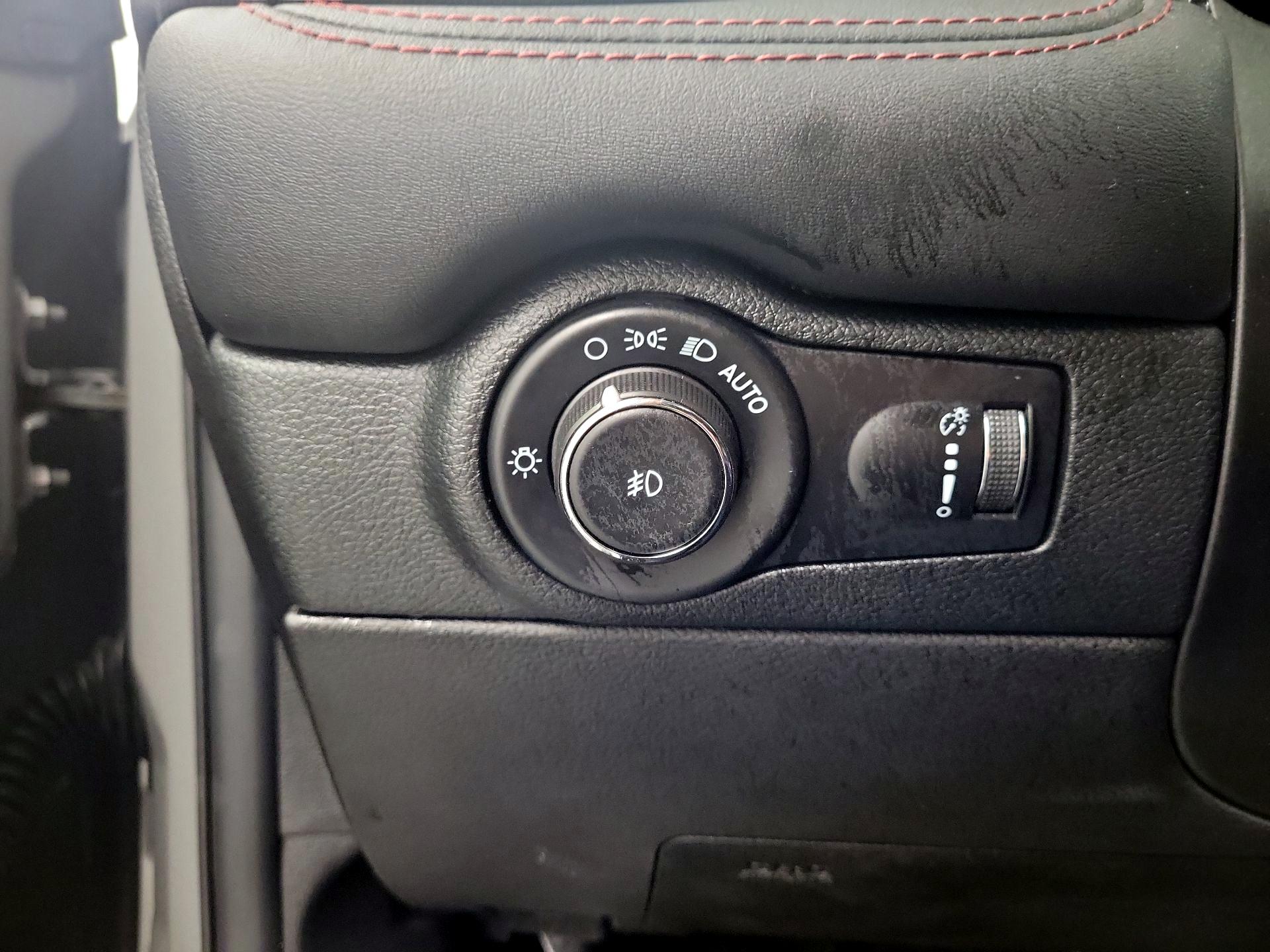 Thumbnail: 2022 Dodge Durango - 11