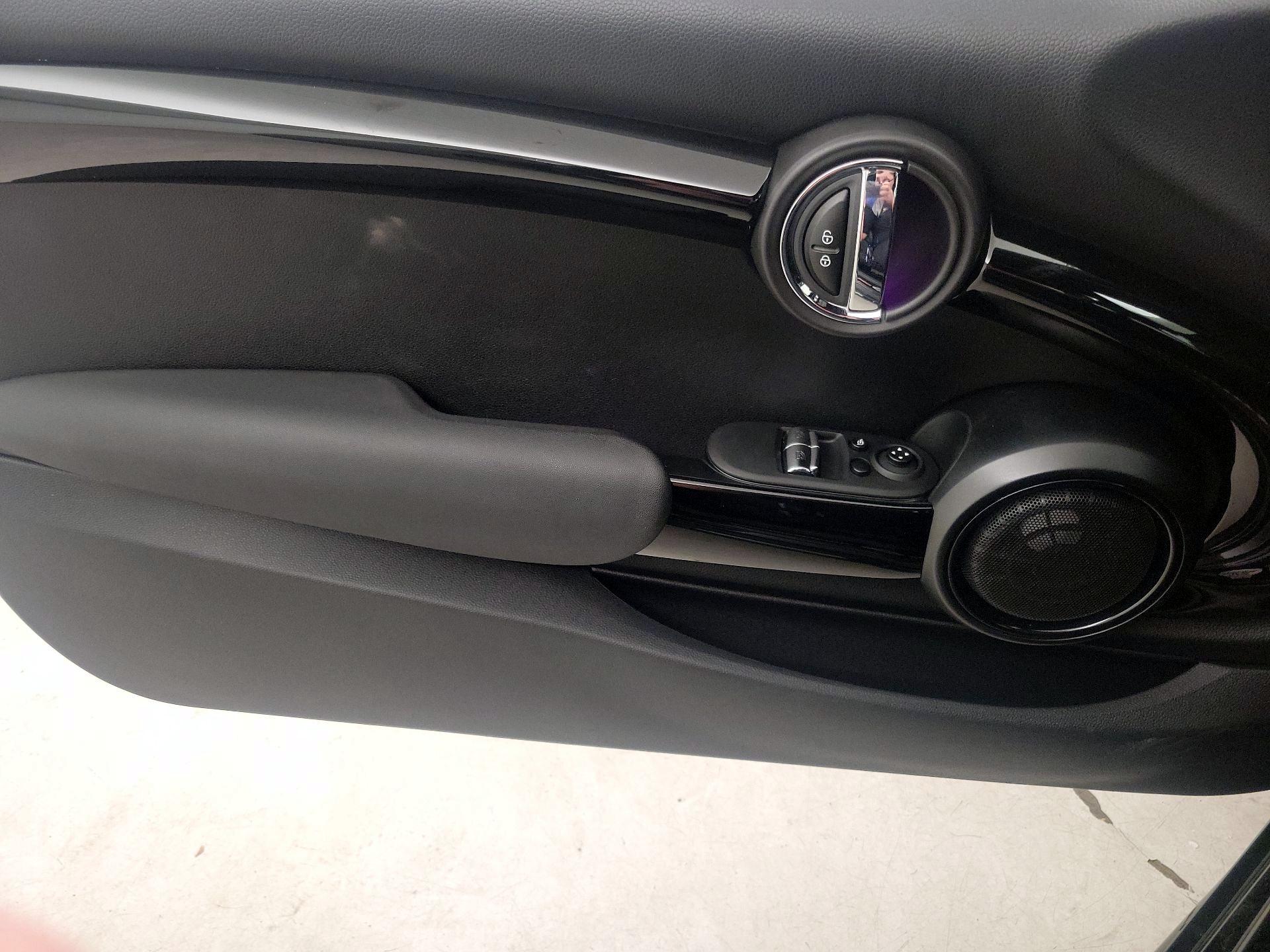 Thumbnail: 2020 MINI Cooper Hardtop - 12