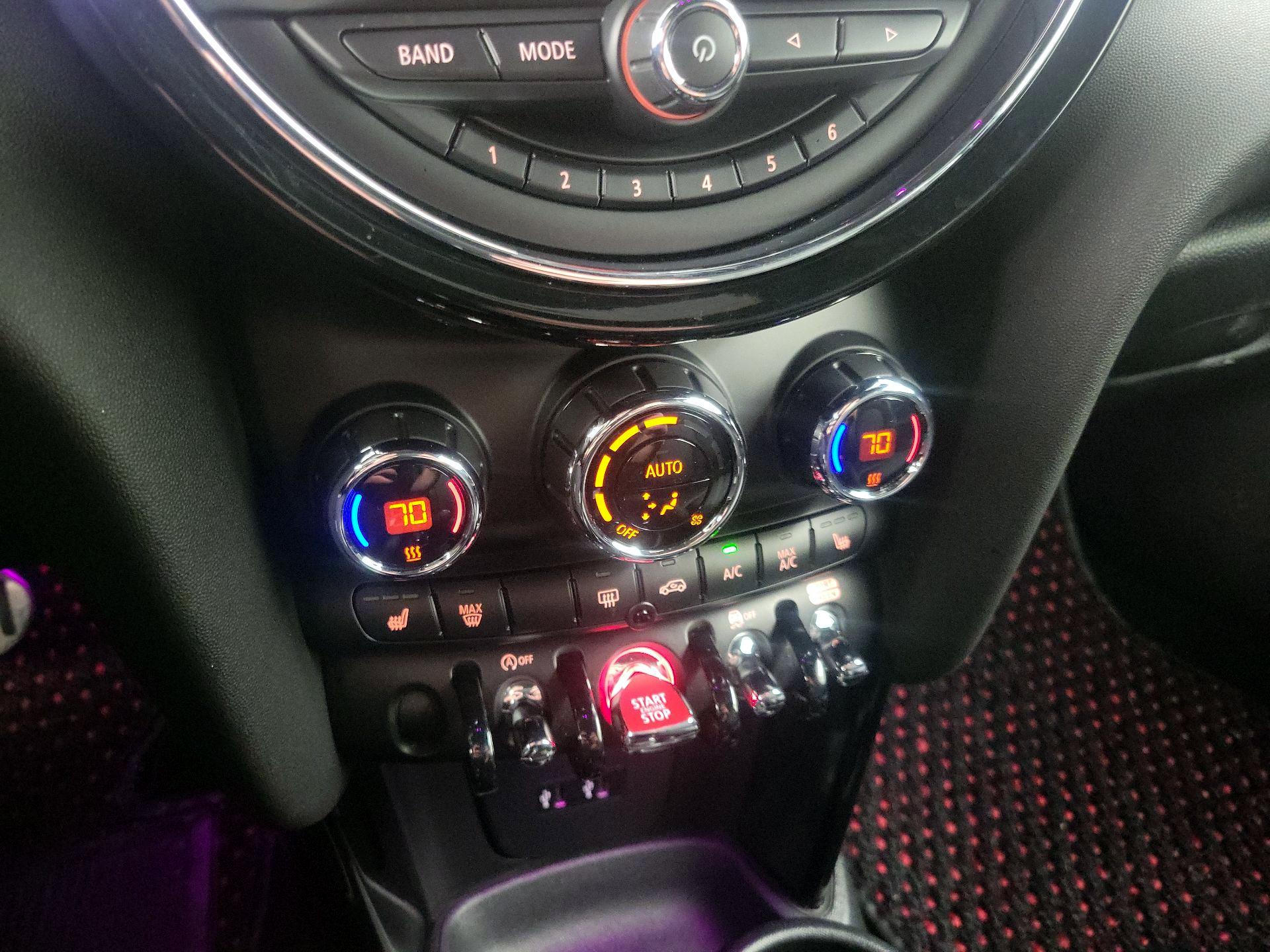 Thumbnail: 2020 MINI Cooper Hardtop - 17