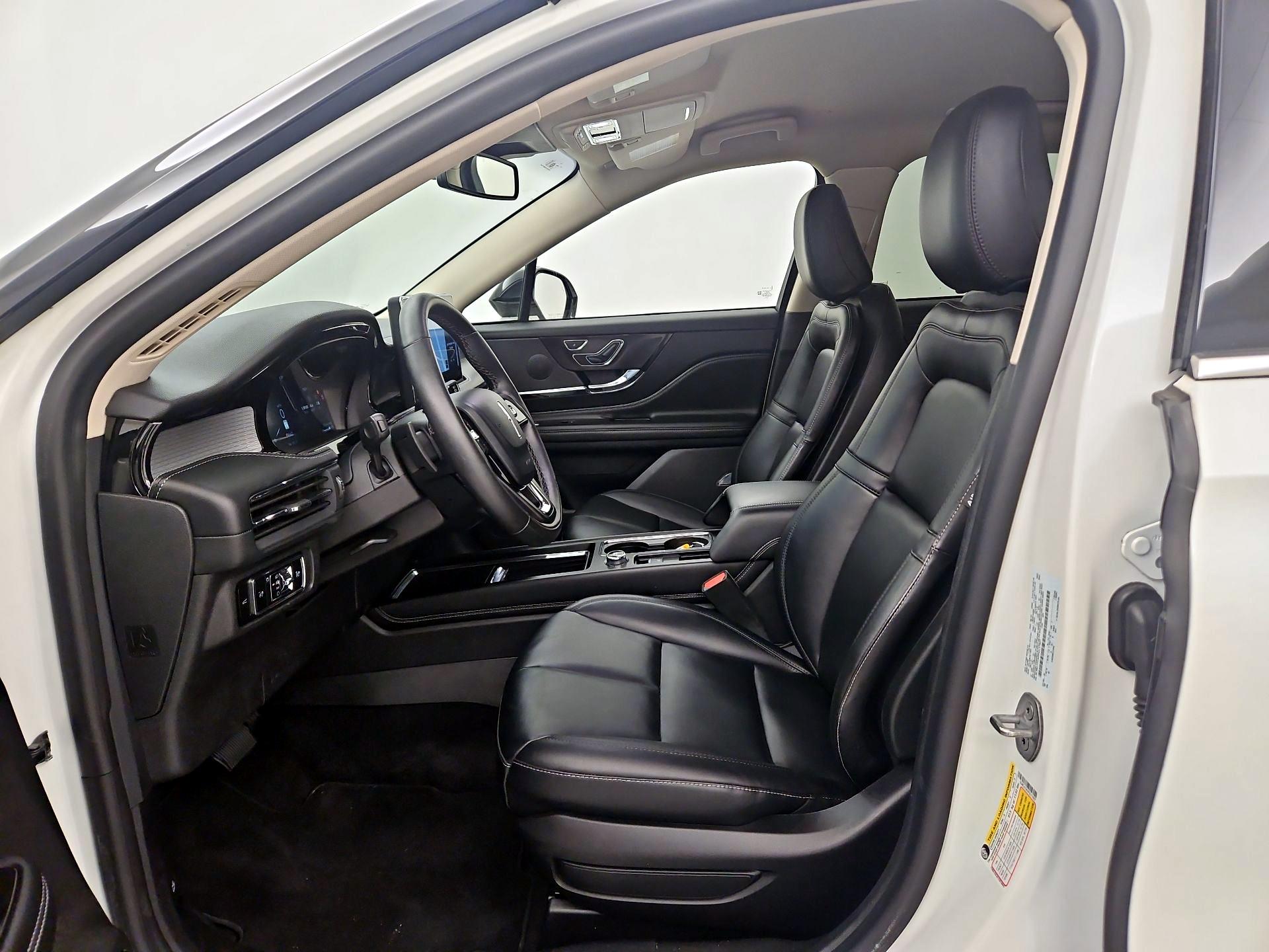 Thumbnail: 2023 Lincoln Corsair - 11