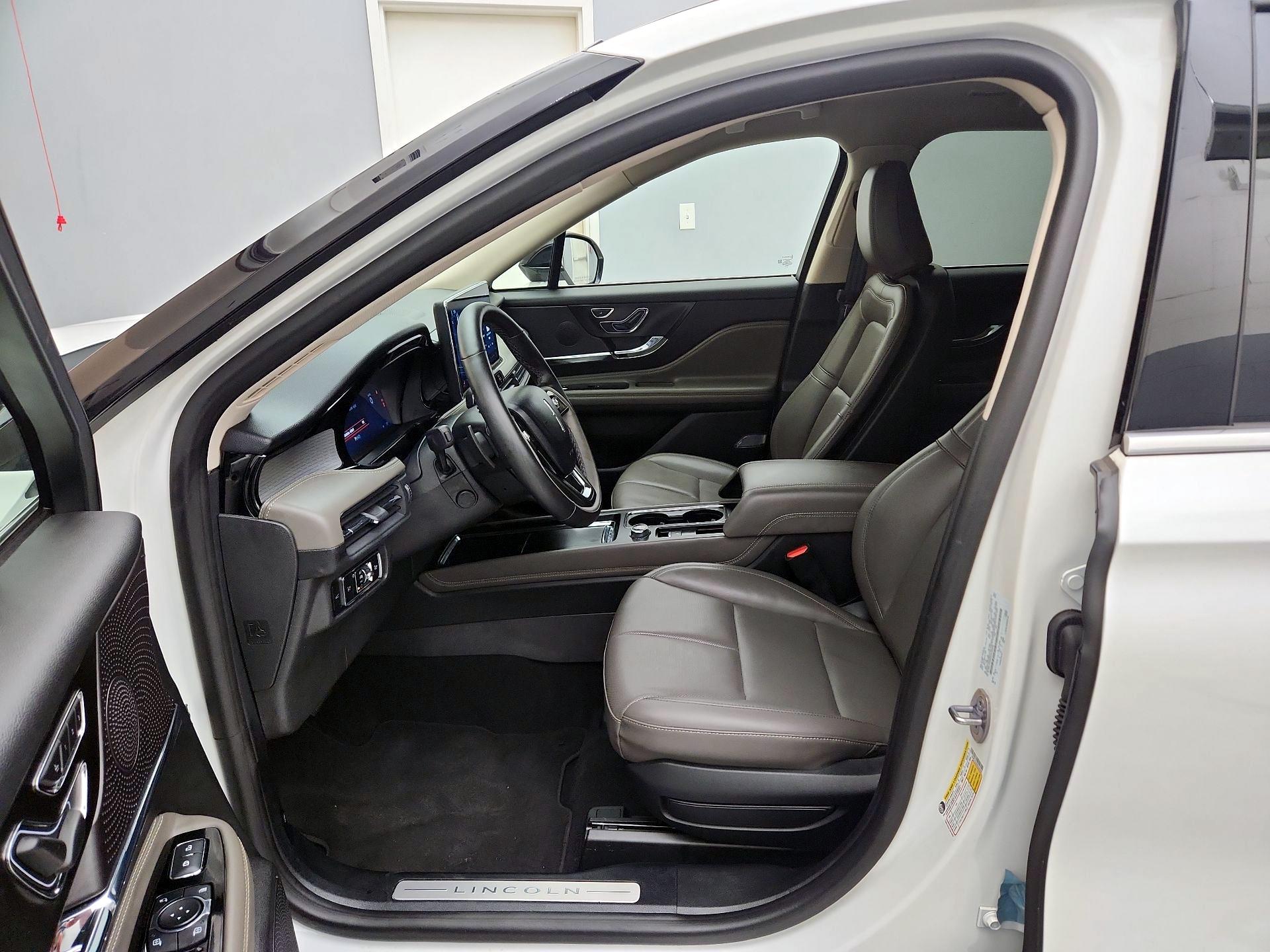 Thumbnail: 2024 Lincoln Corsair - 11