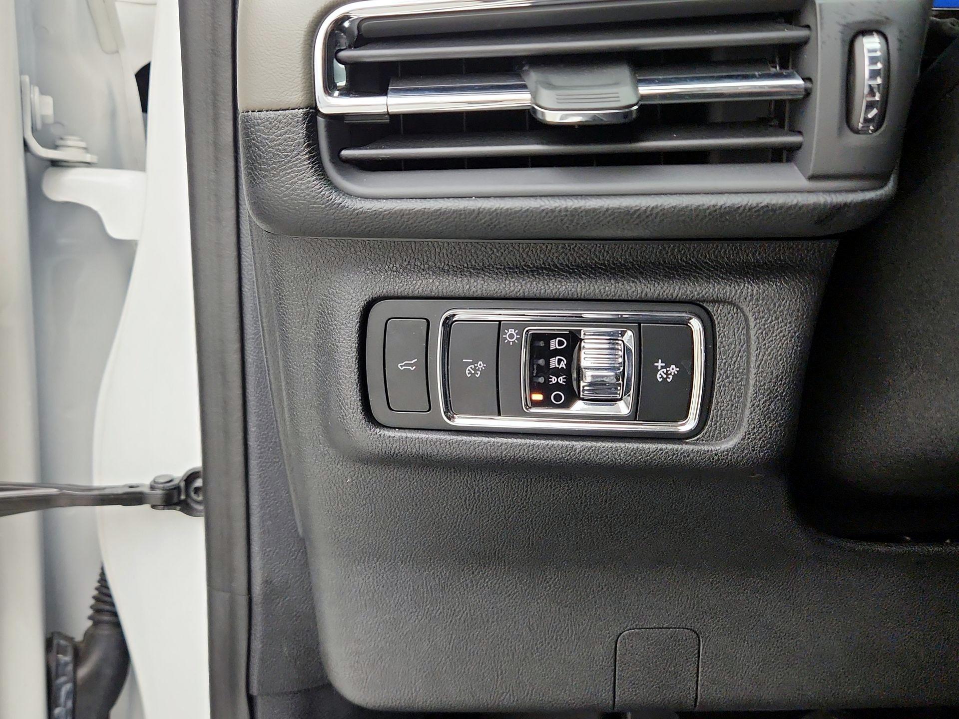 Thumbnail: 2024 Lincoln Corsair - 13