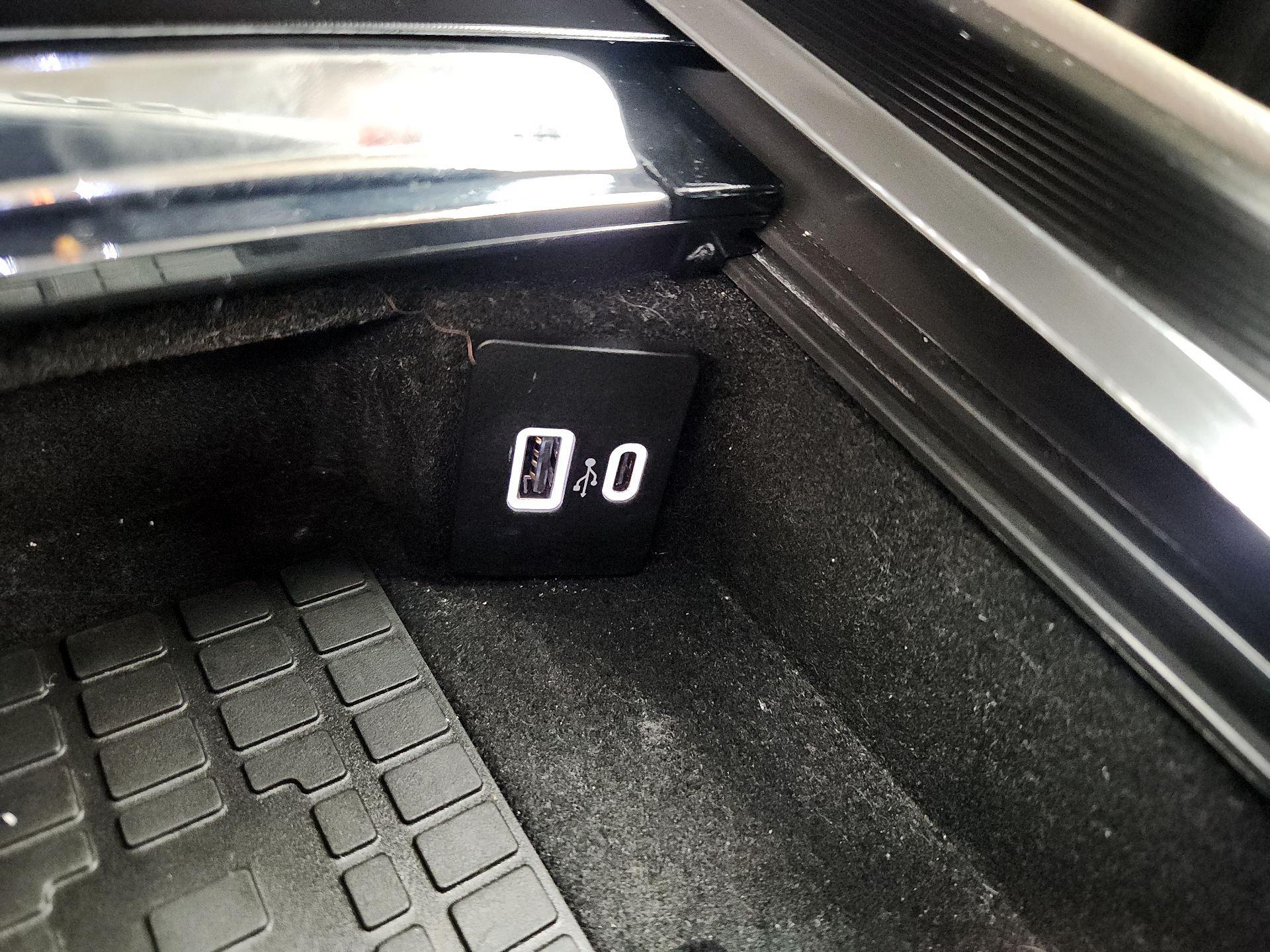 Thumbnail: 2024 Lincoln Corsair - 19