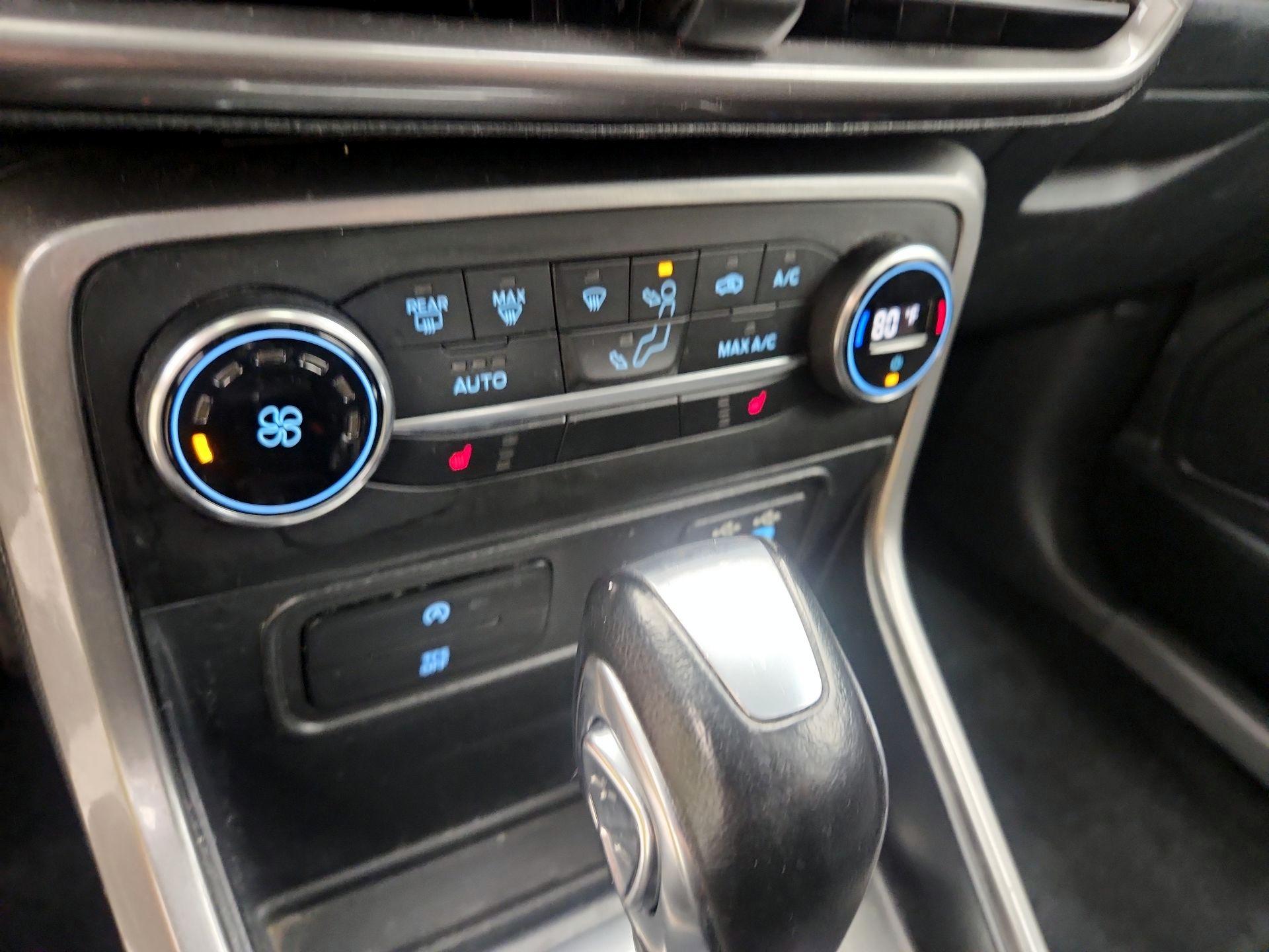 Thumbnail: 2021 Ford EcoSport - 16