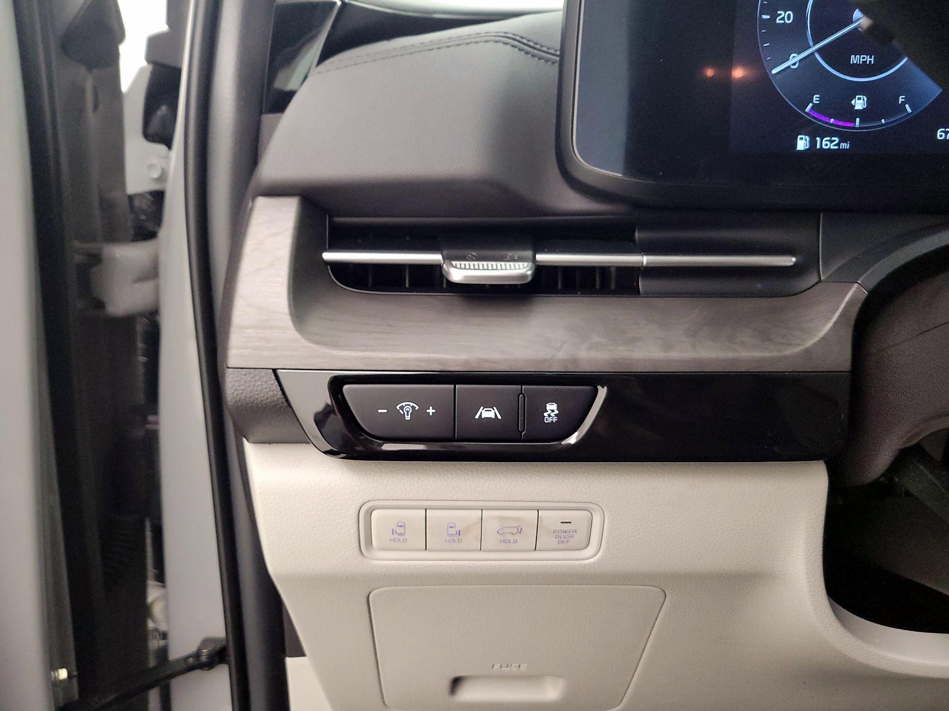 Thumbnail: 2024 Kia Carnival - 13