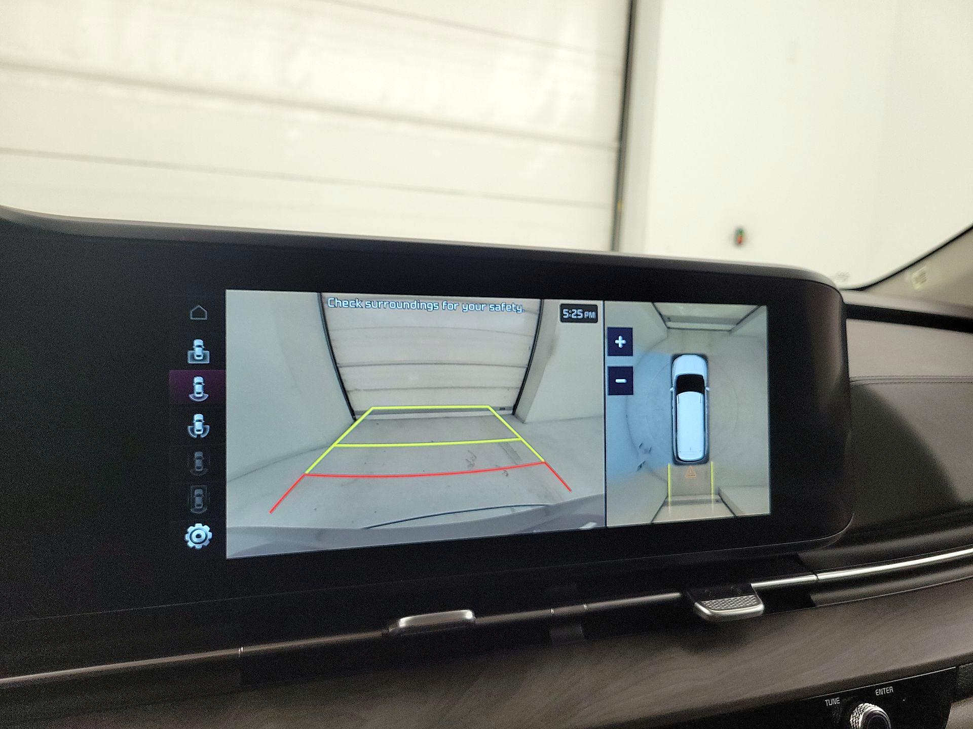 Thumbnail: 2024 Kia Carnival - 15