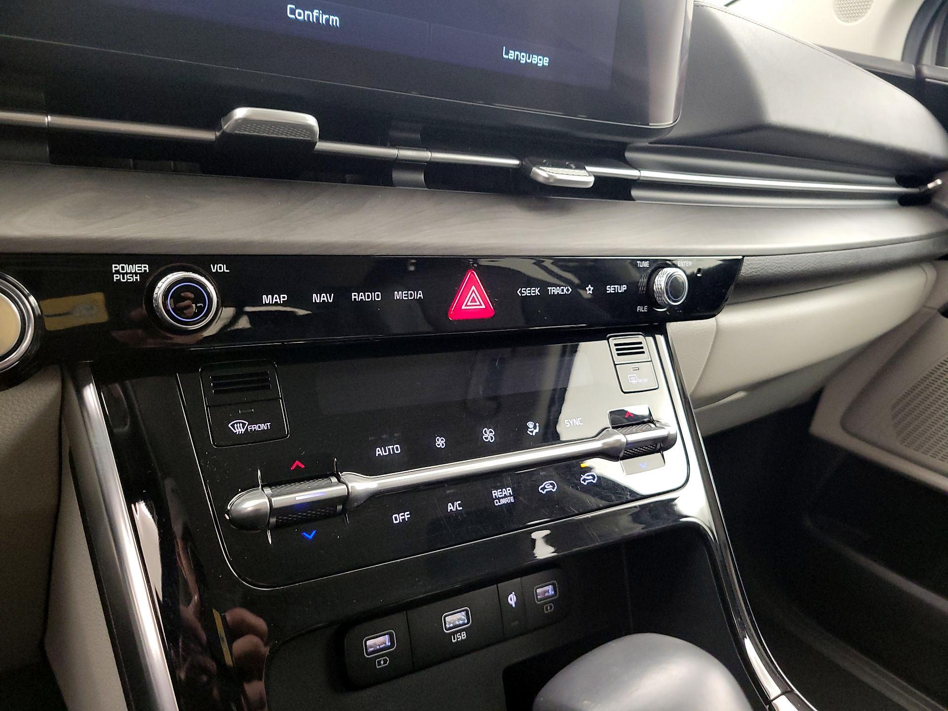 Thumbnail: 2024 Kia Carnival - 17