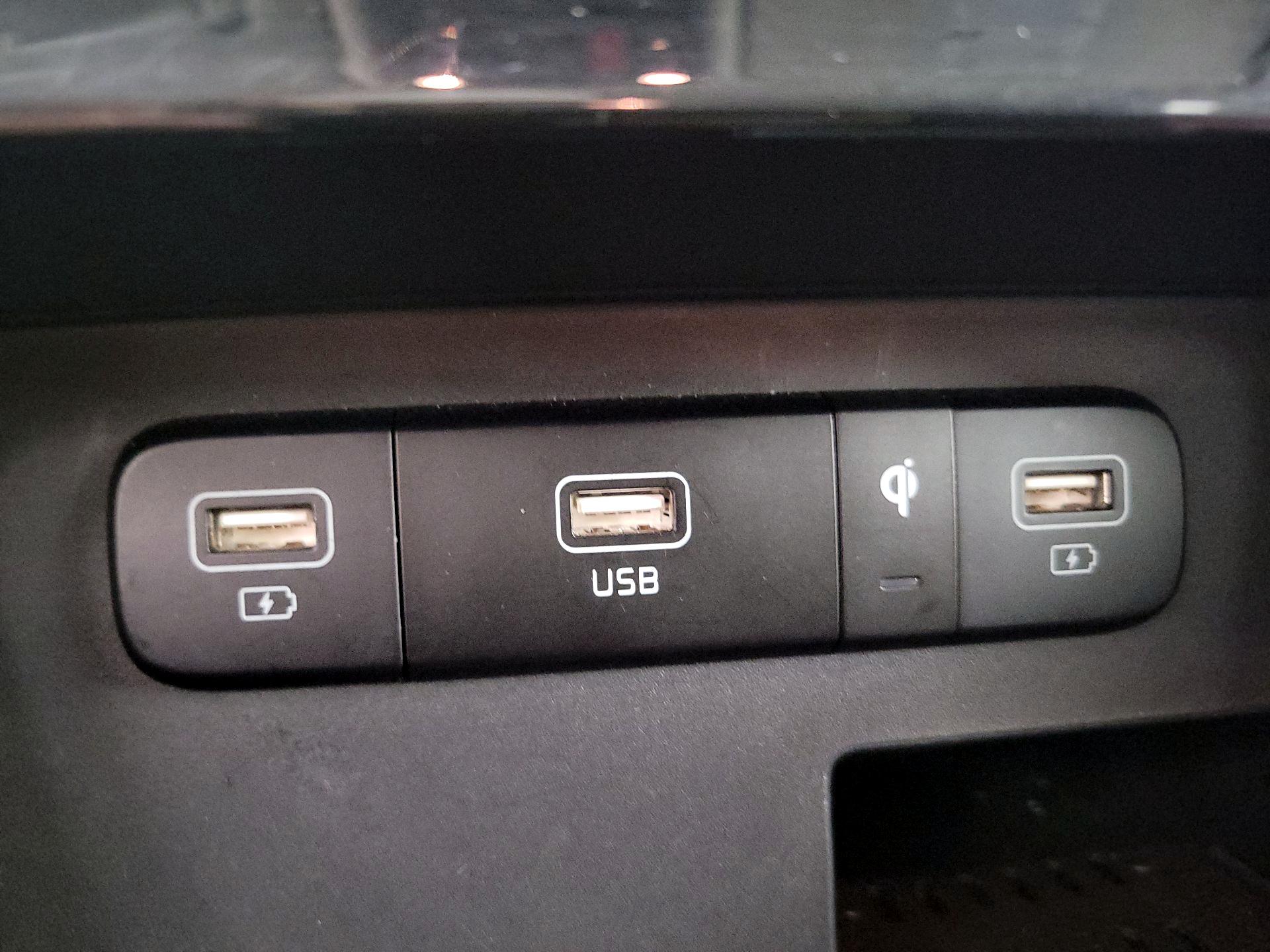 Thumbnail: 2024 Kia Carnival - 19