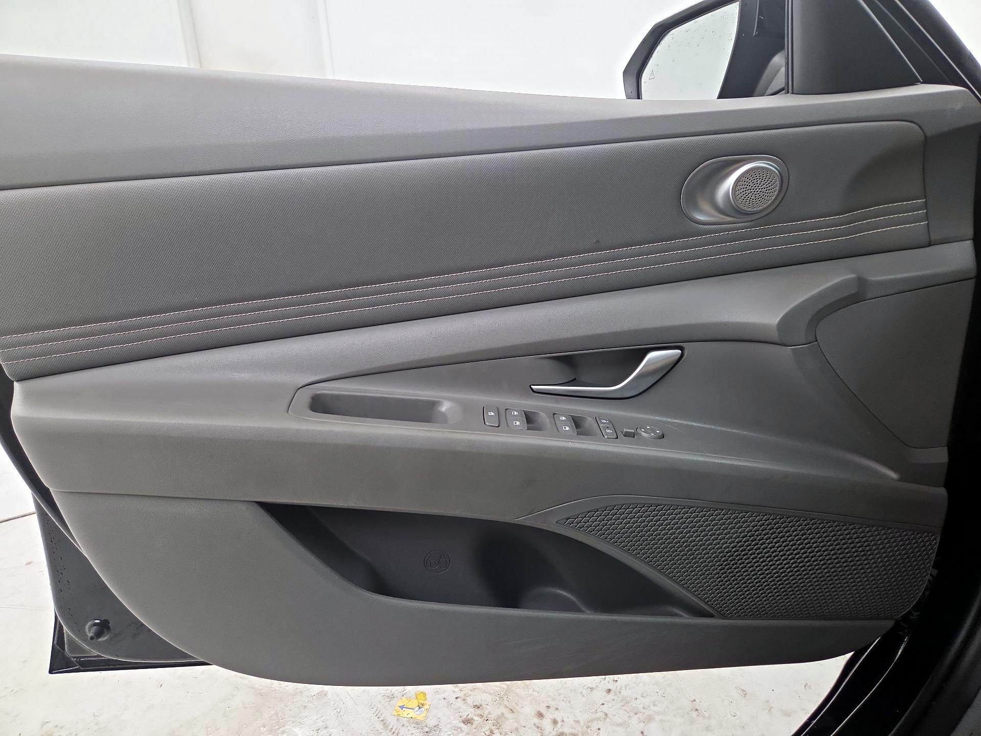 Thumbnail: 2023 Hyundai Elantra - 12