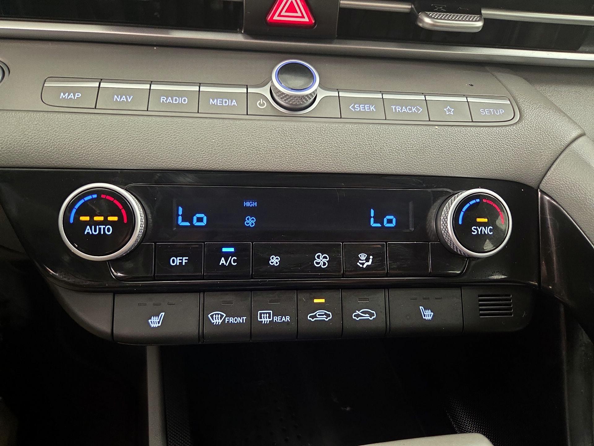 Thumbnail: 2023 Hyundai Elantra - 17