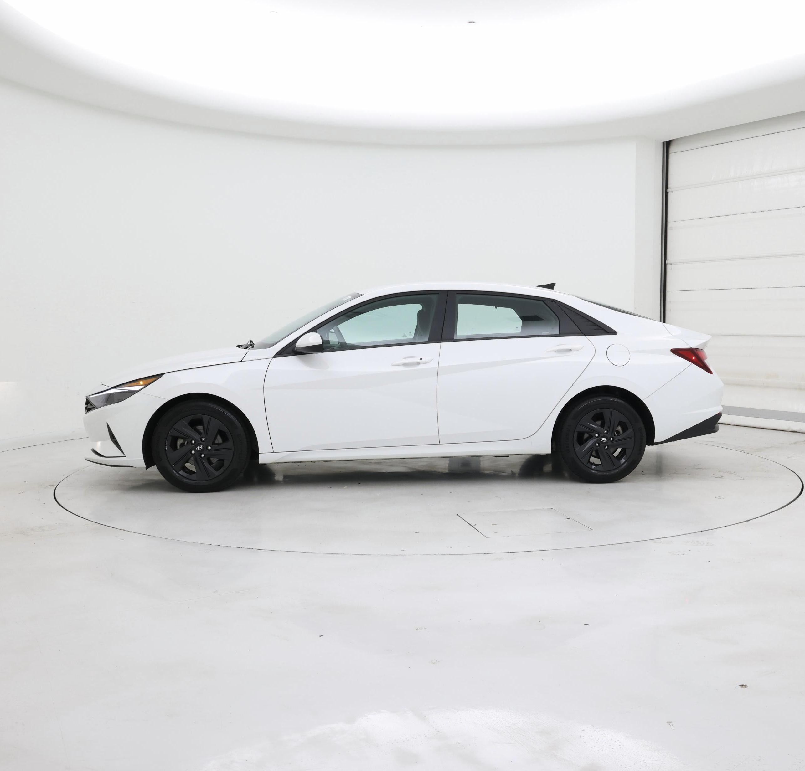 Thumbnail: 2023 Hyundai Elantra - 3