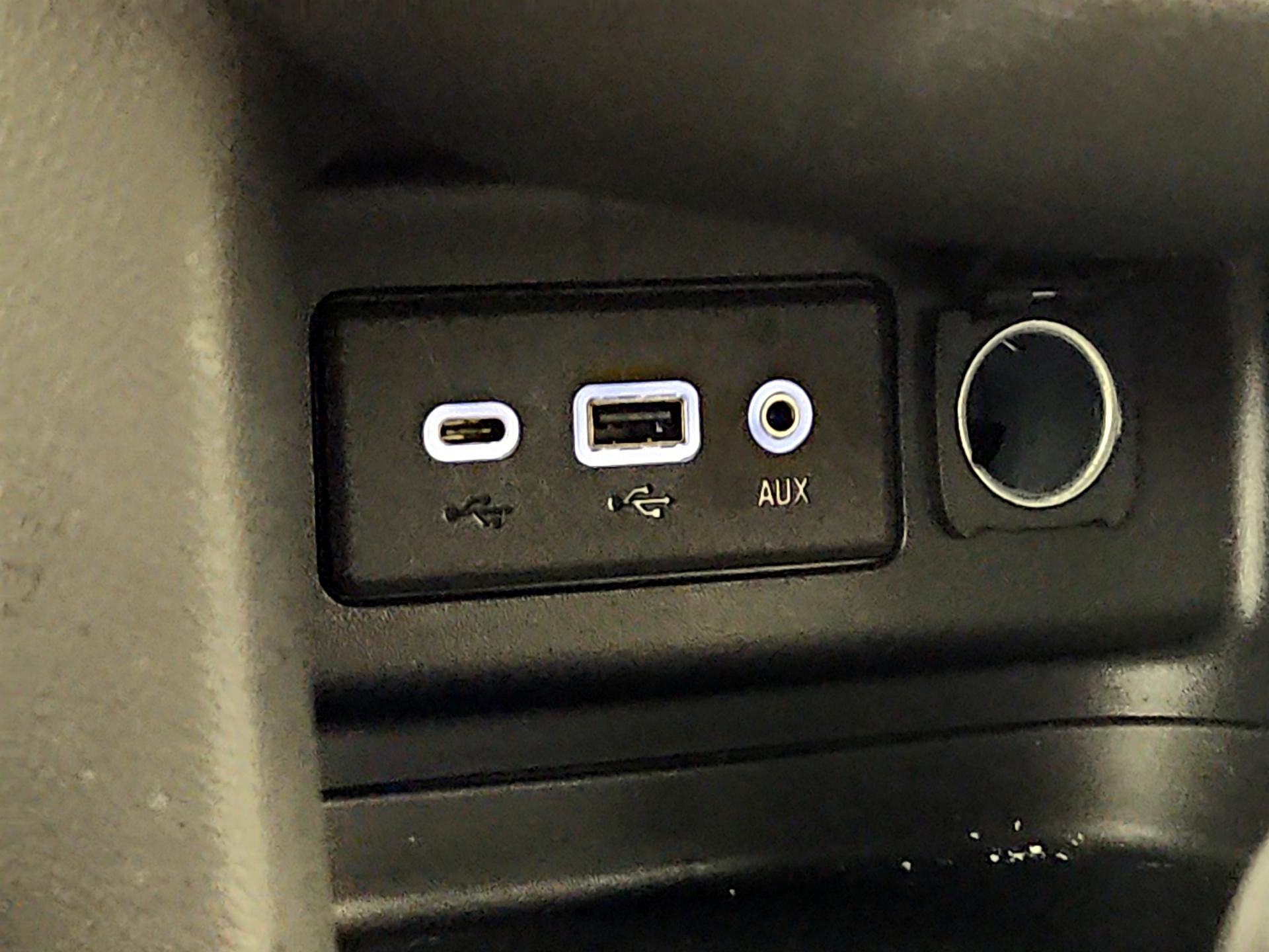 Thumbnail: 2023 Chevrolet Equinox - 16