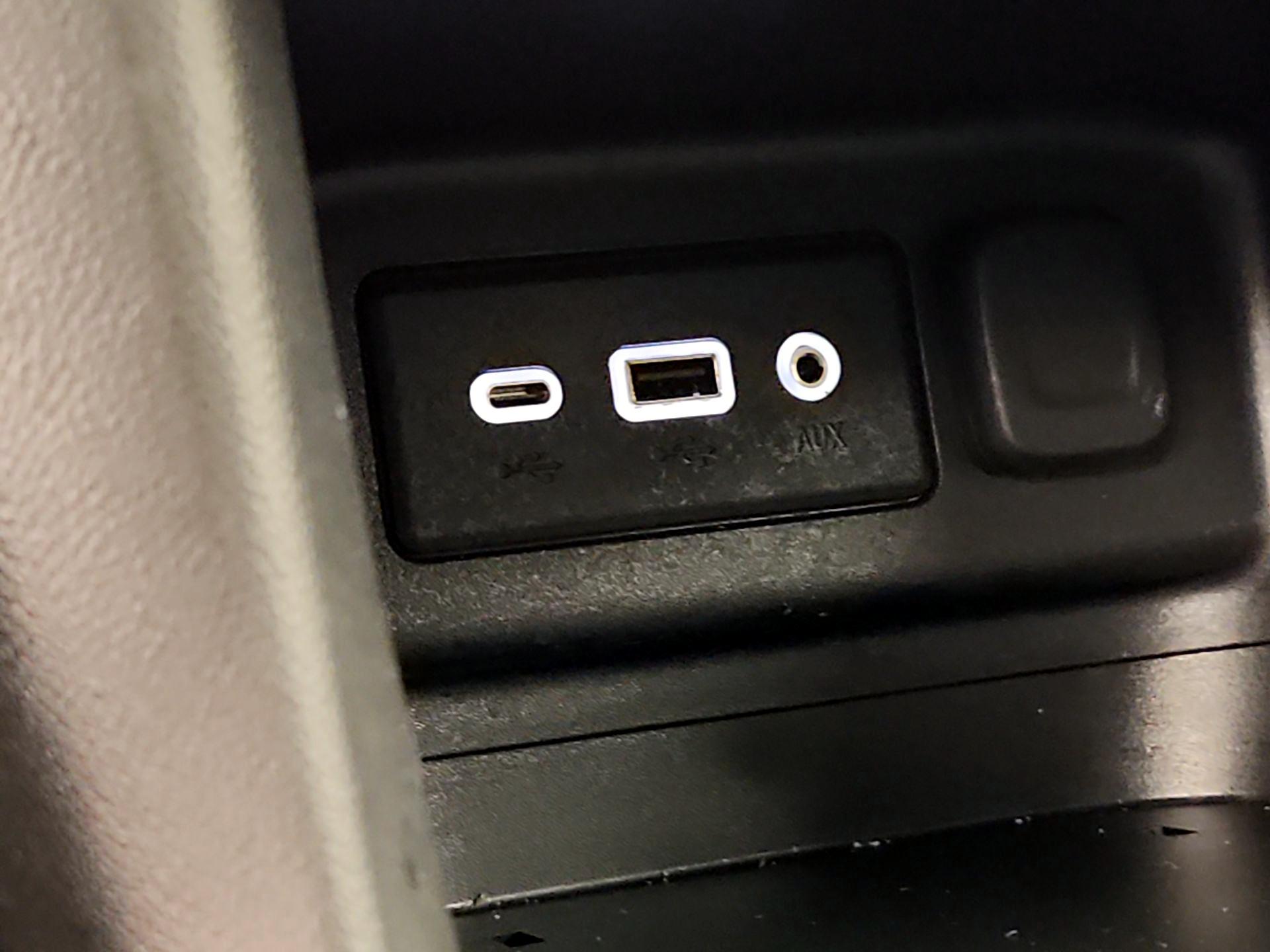 Thumbnail: 2023 Chevrolet Equinox - 18