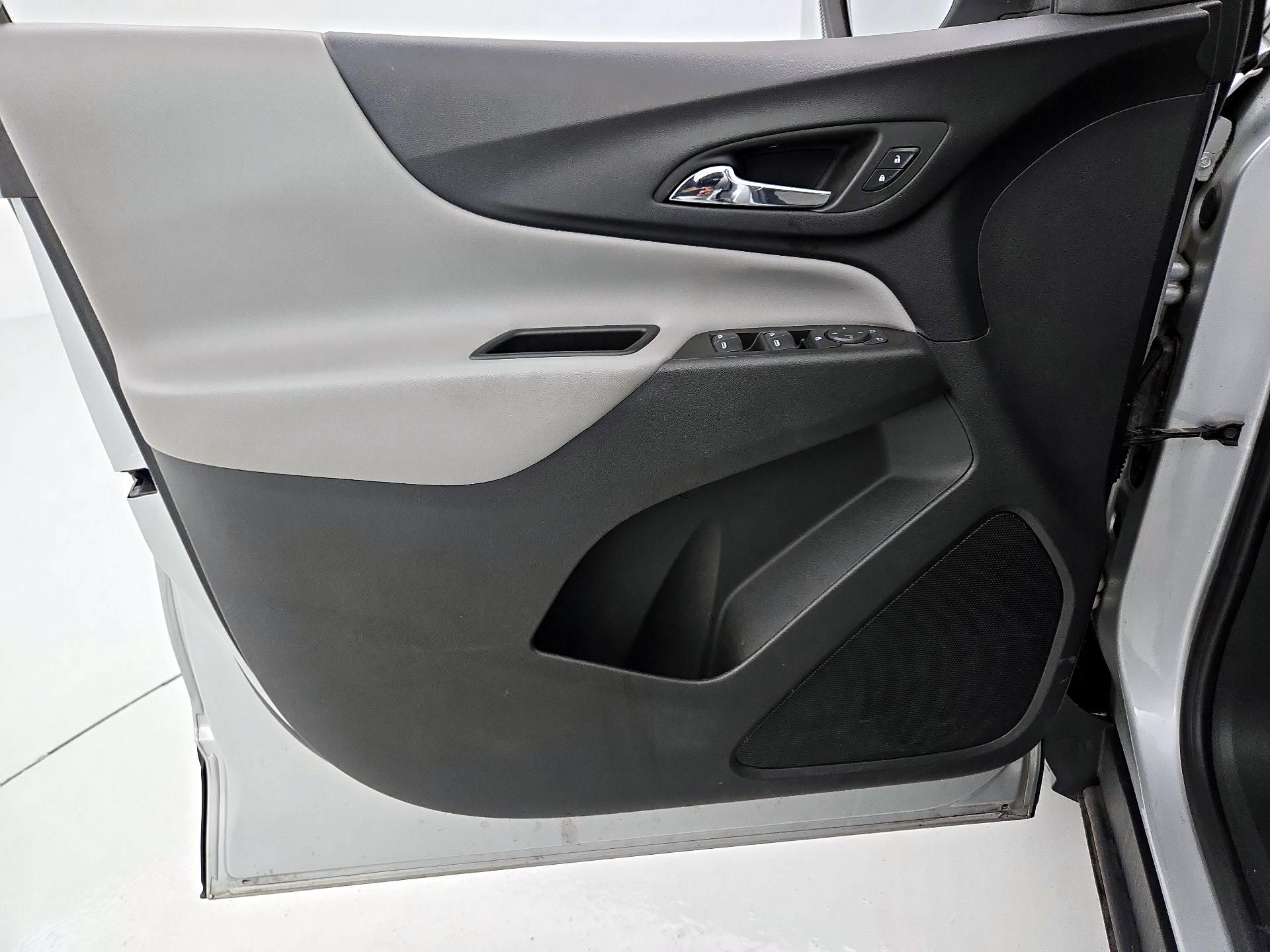 Thumbnail: 2022 Chevrolet Equinox - 12