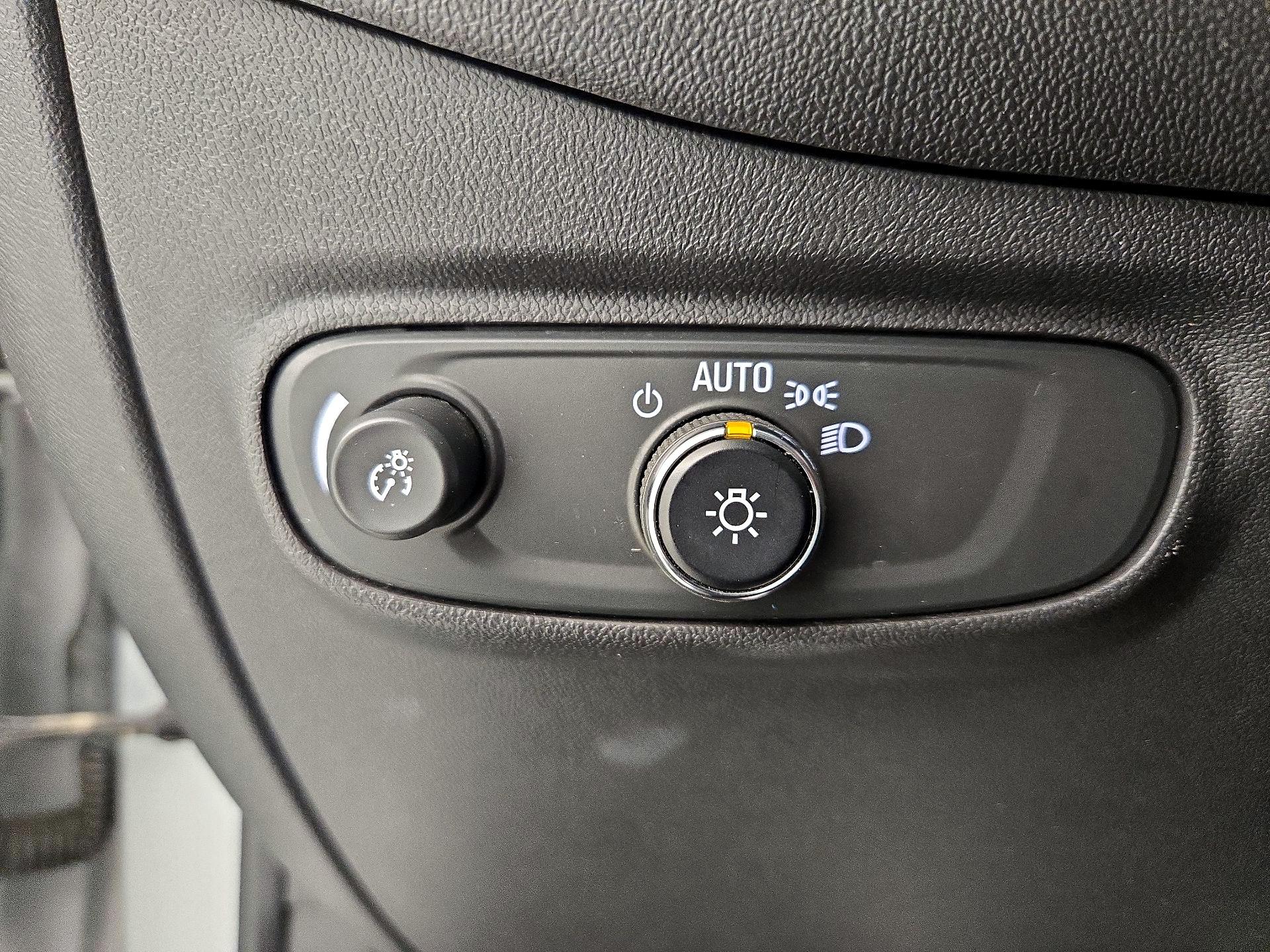 Thumbnail: 2022 Chevrolet Equinox - 13