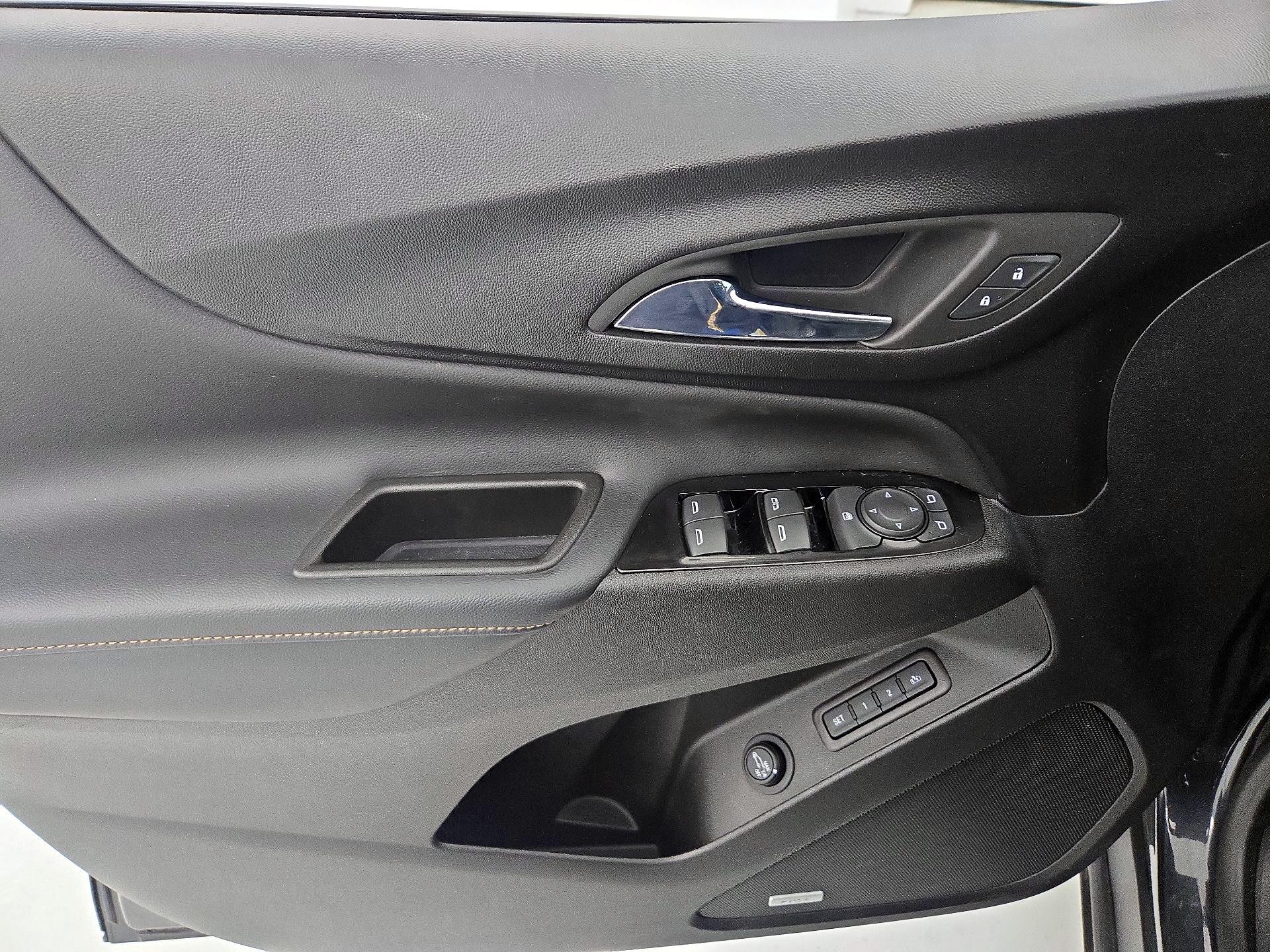 Thumbnail: 2022 Chevrolet Equinox - 12