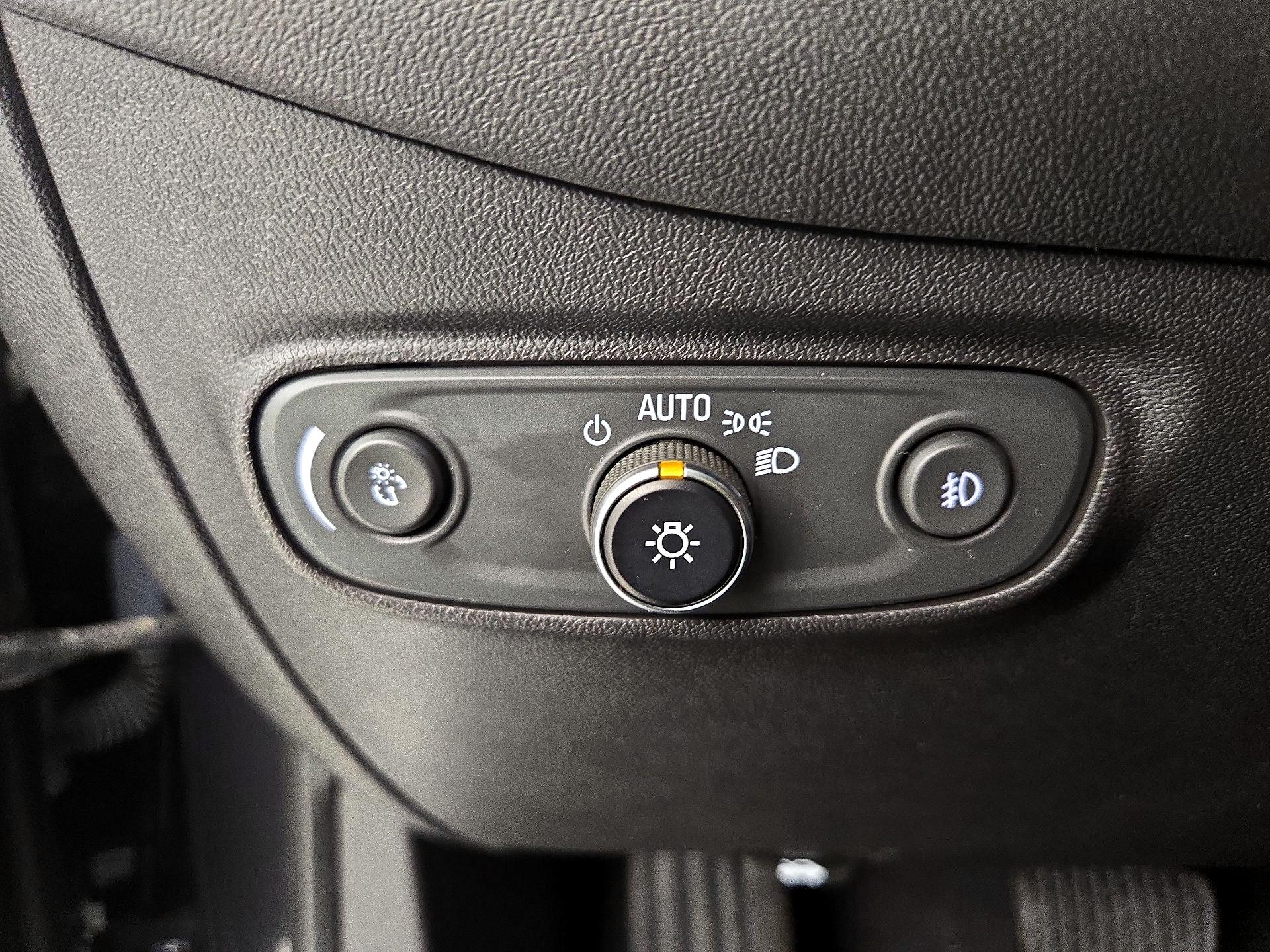 Thumbnail: 2022 Chevrolet Equinox - 13