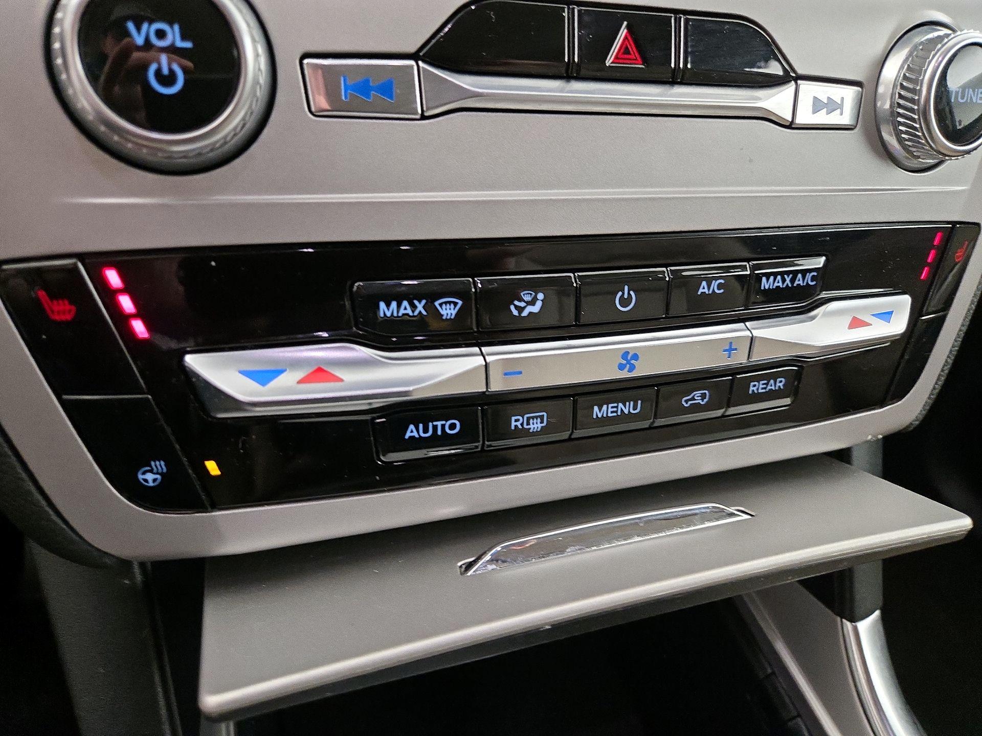 Thumbnail: 2023 Ford Explorer - 16