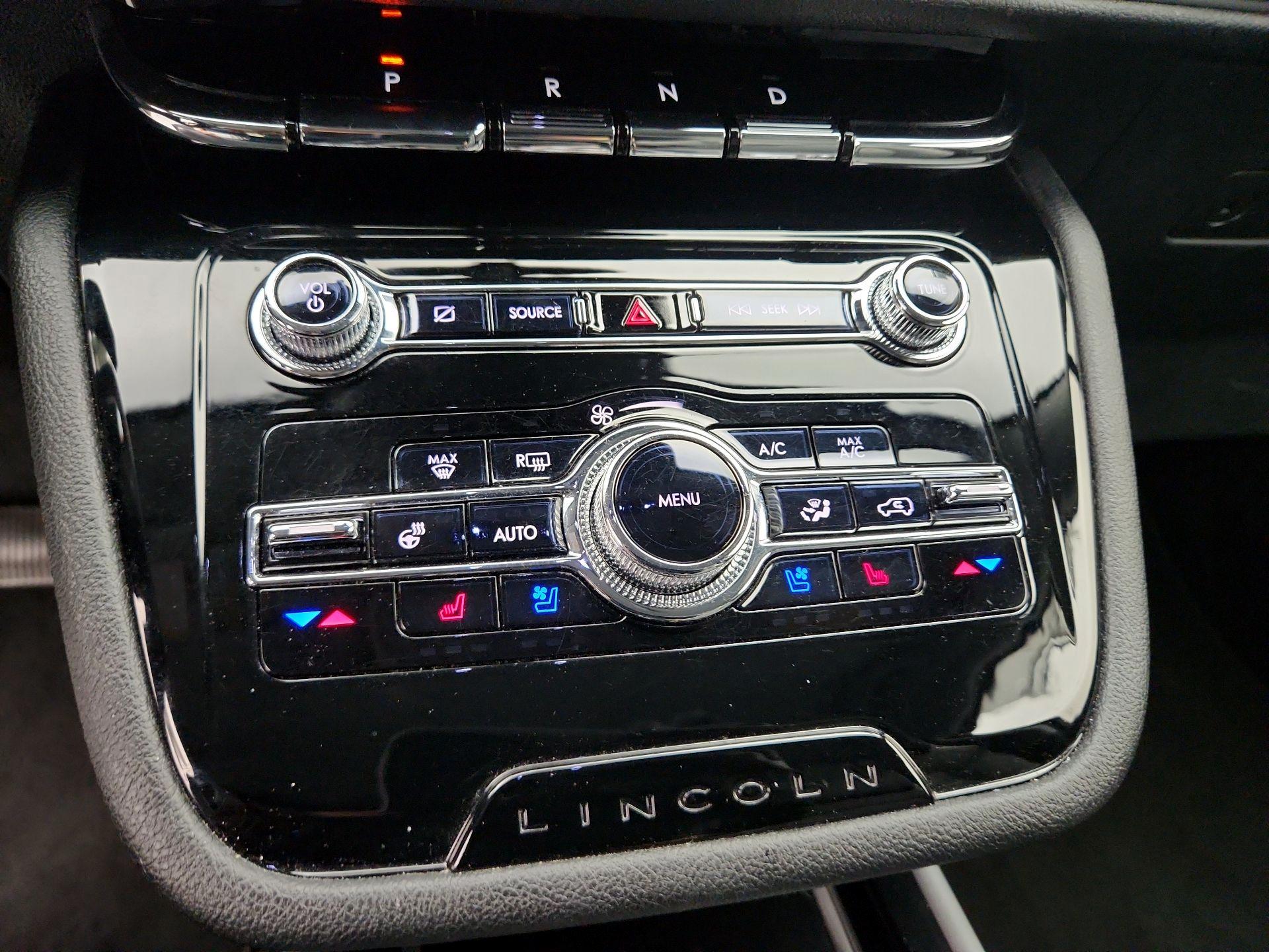 Thumbnail: 2022 Lincoln Corsair - 17