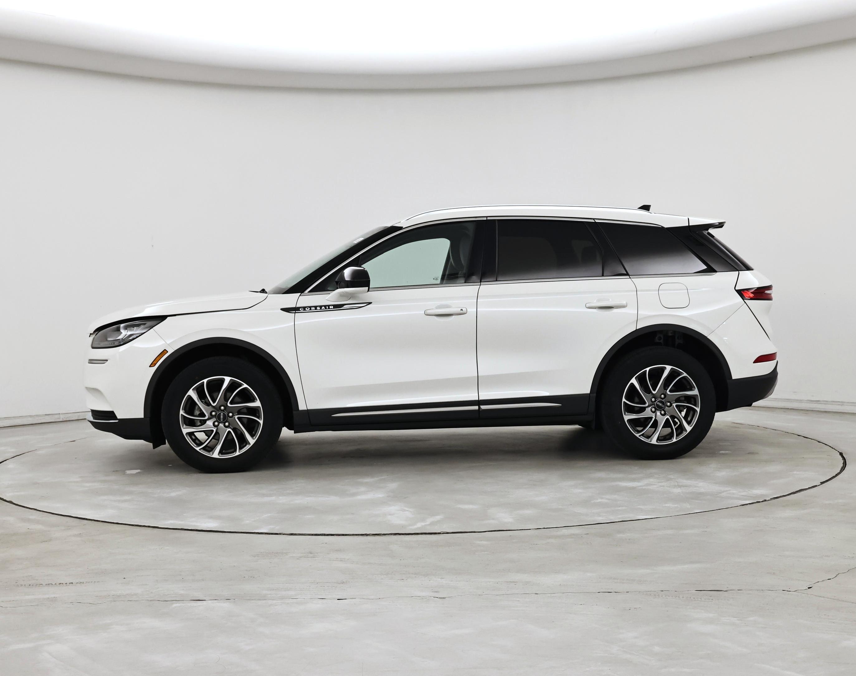 Thumbnail: 2022 Lincoln Corsair - 3