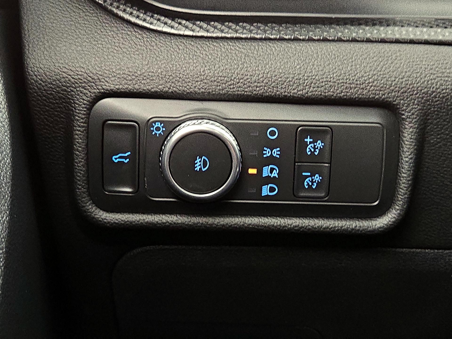 Thumbnail: 2022 Ford Explorer - 13