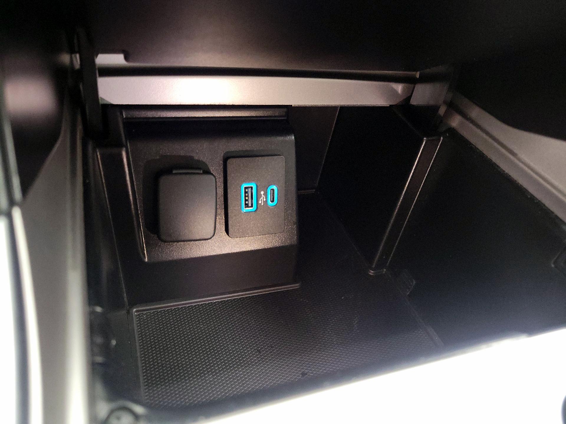 Thumbnail: 2020 Ford Explorer - 19