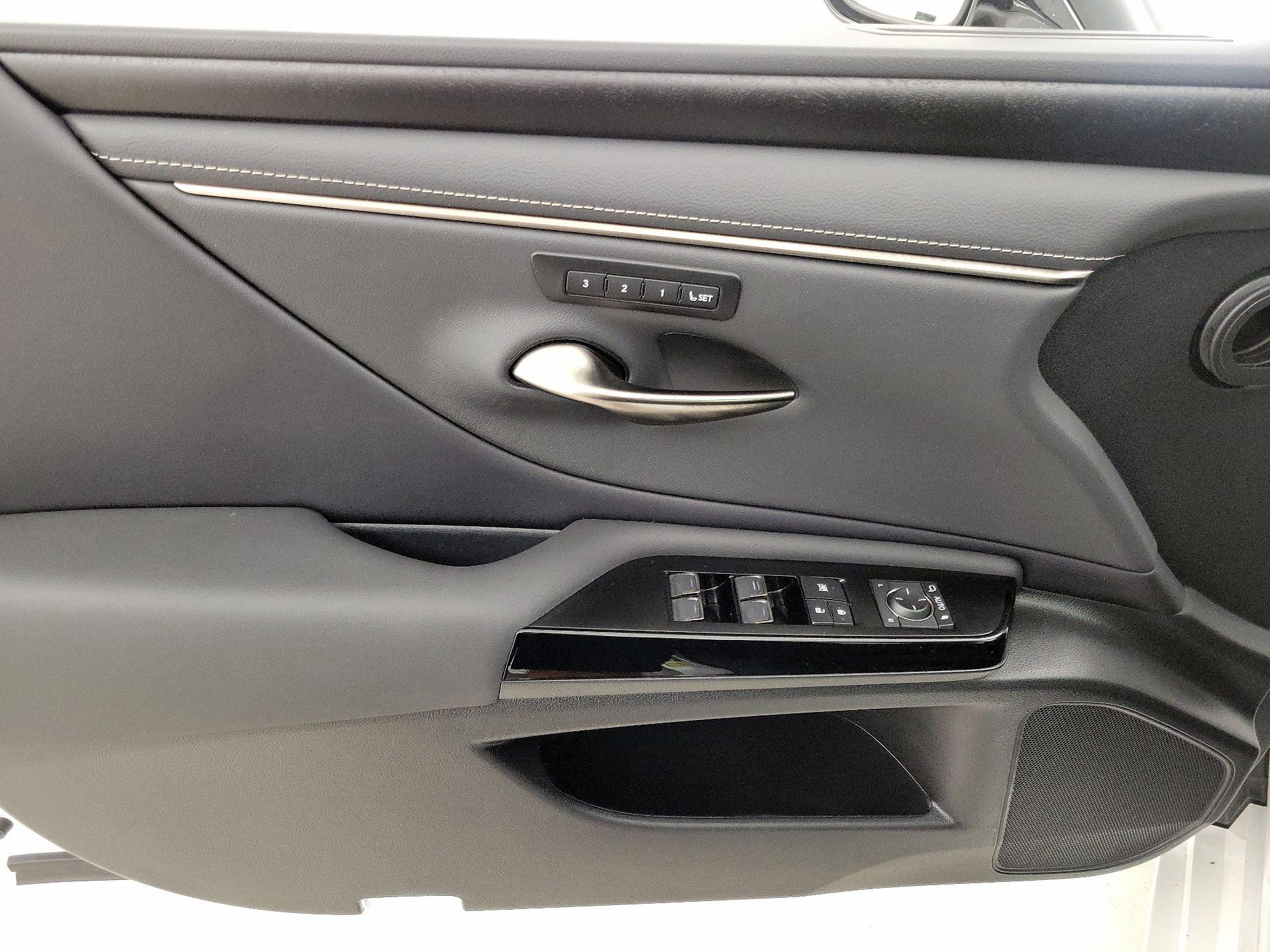 Thumbnail: 2023 Lexus ES - 12