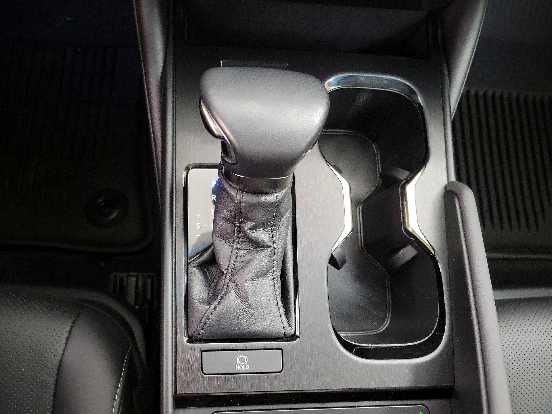 Thumbnail: 2023 Lexus ES - 17