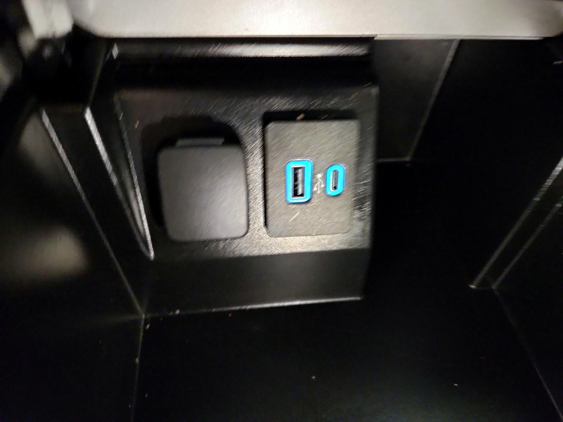 Thumbnail: 2023 Ford Explorer - 18