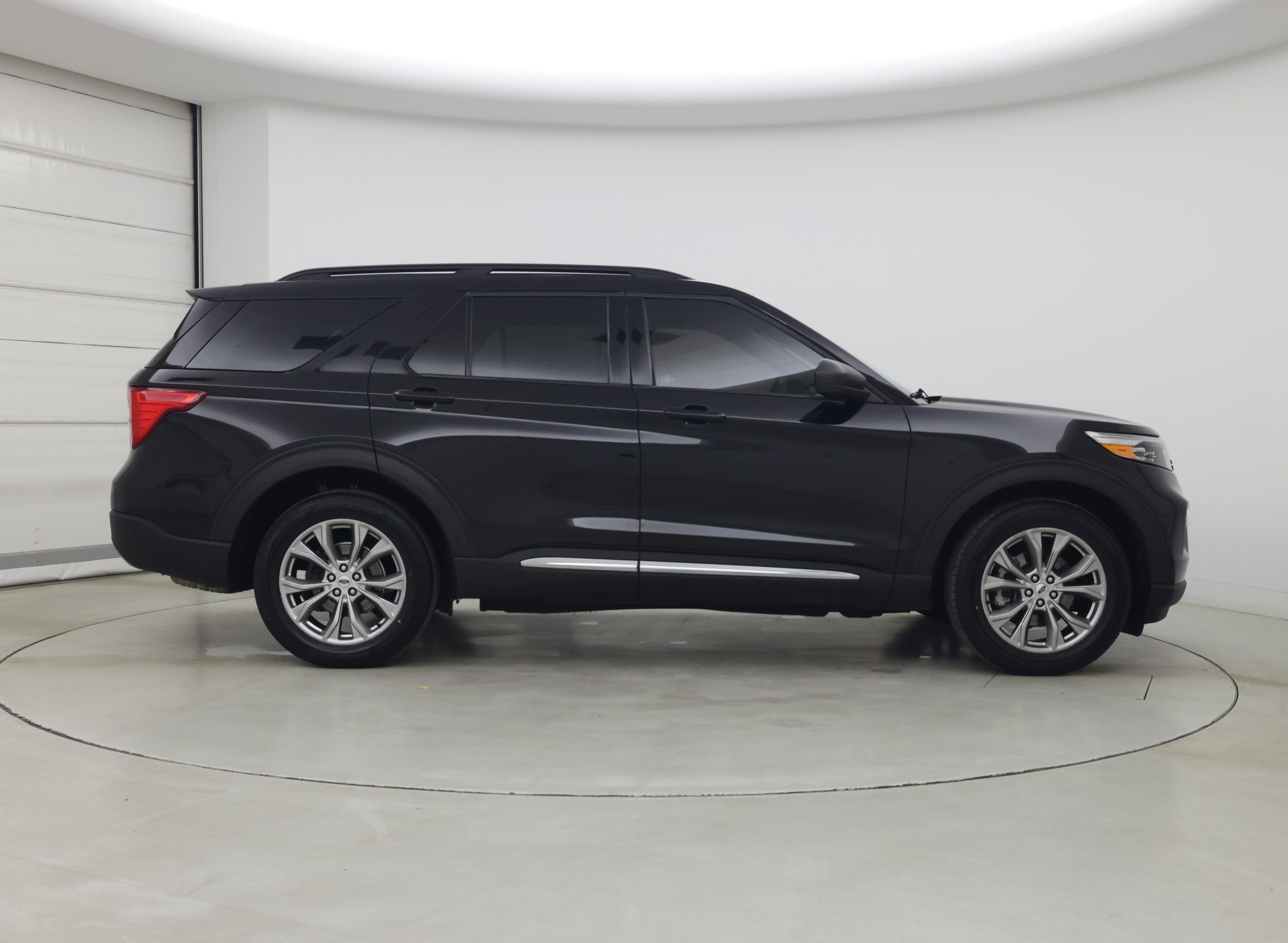 Thumbnail: 2023 Ford Explorer - 7