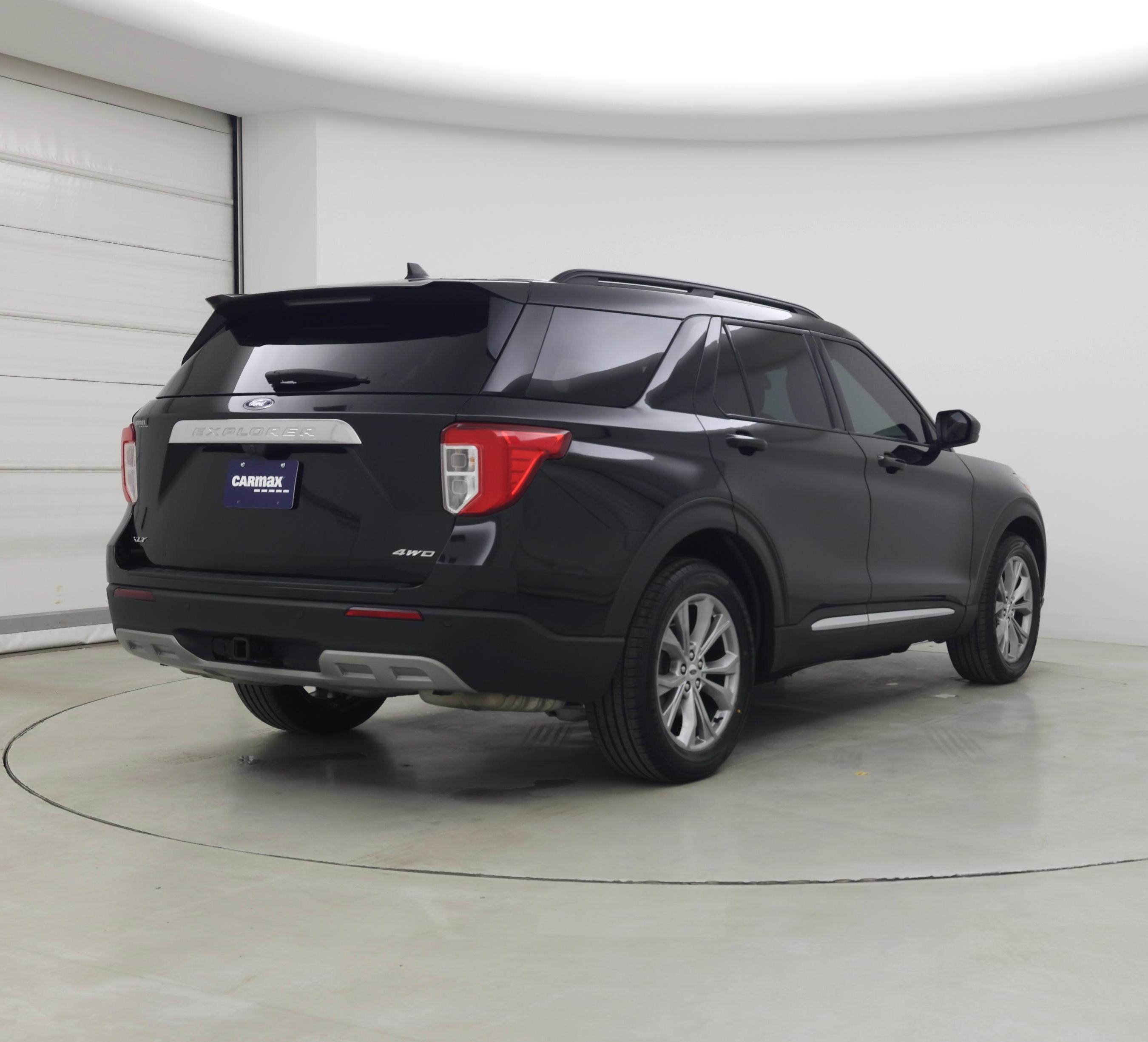 Thumbnail: 2023 Ford Explorer - 8