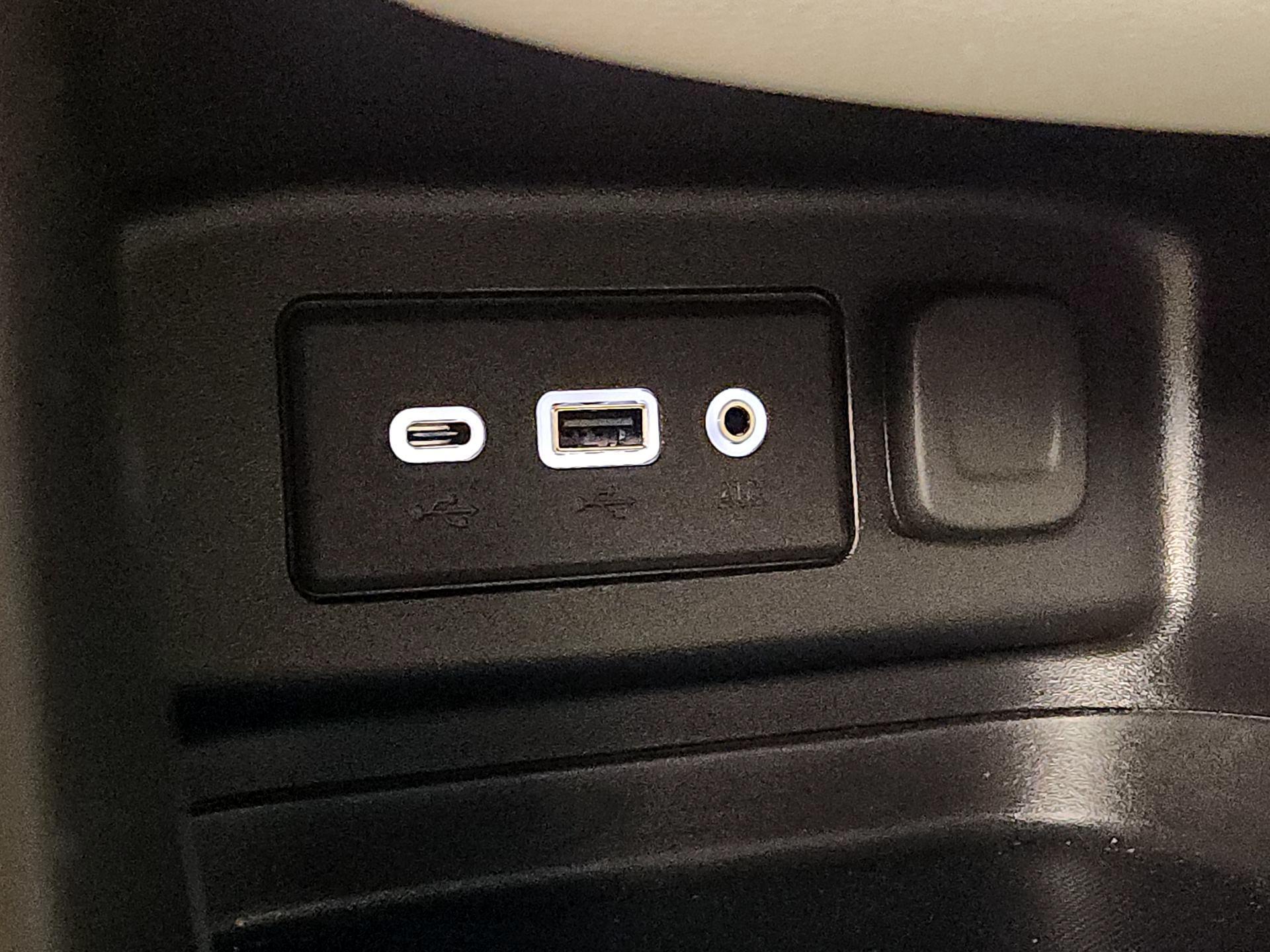 Thumbnail: 2021 Chevrolet Equinox - 18