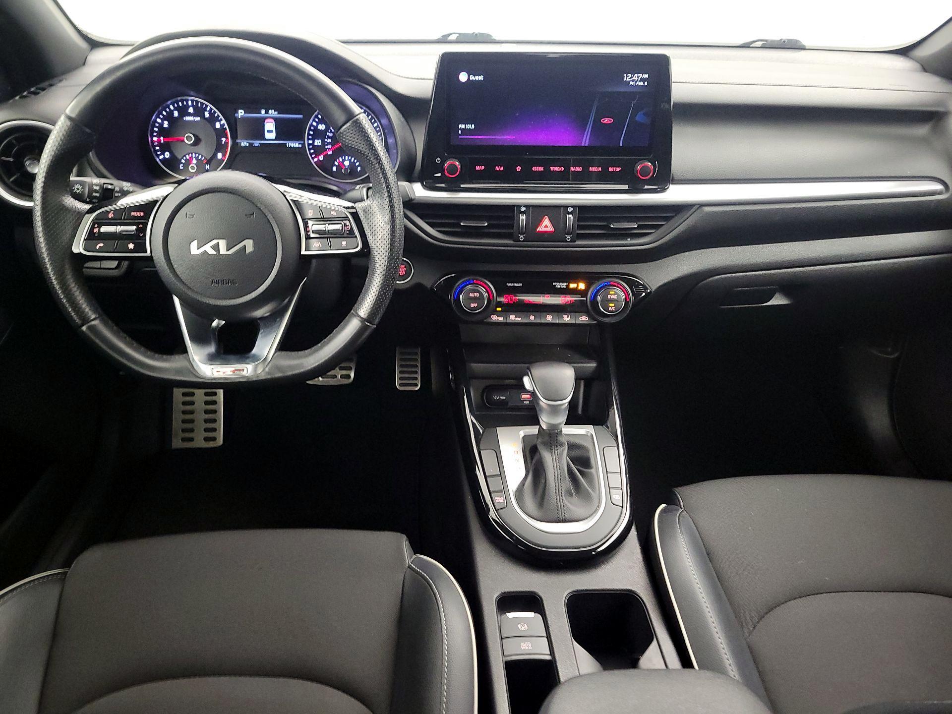 Thumbnail: 2022 Kia Forte - 9