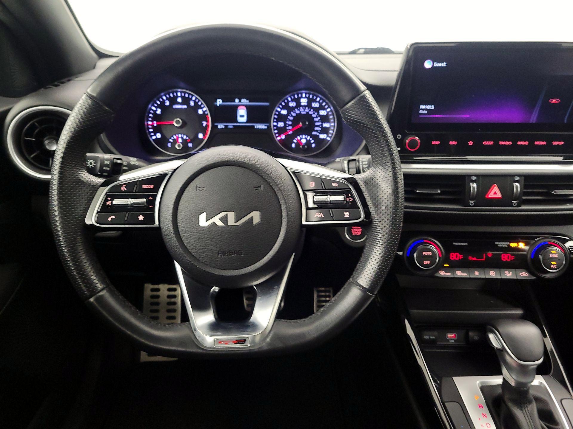 Thumbnail: 2022 Kia Forte - 10